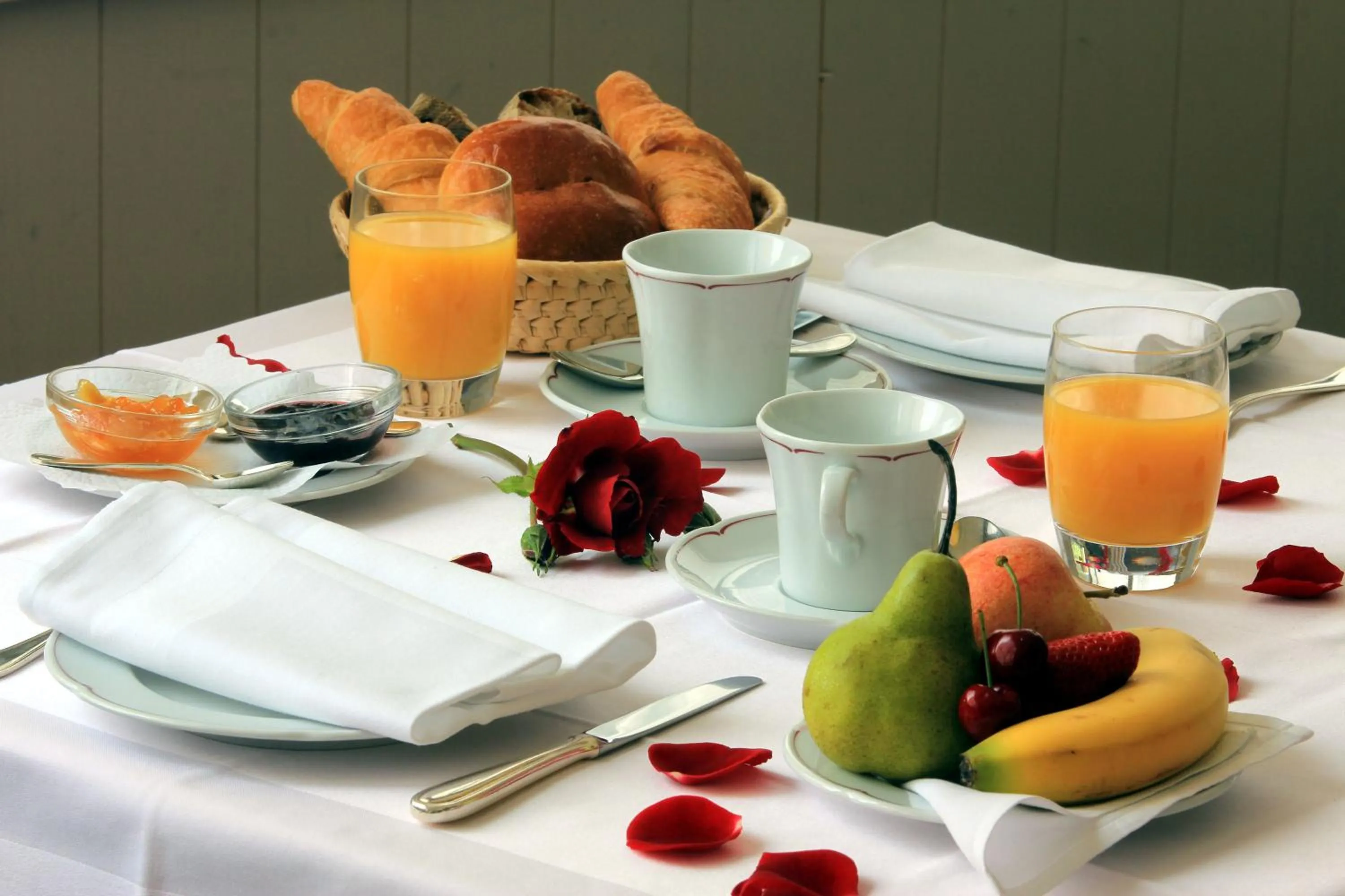 Food in Piccolo Hotel