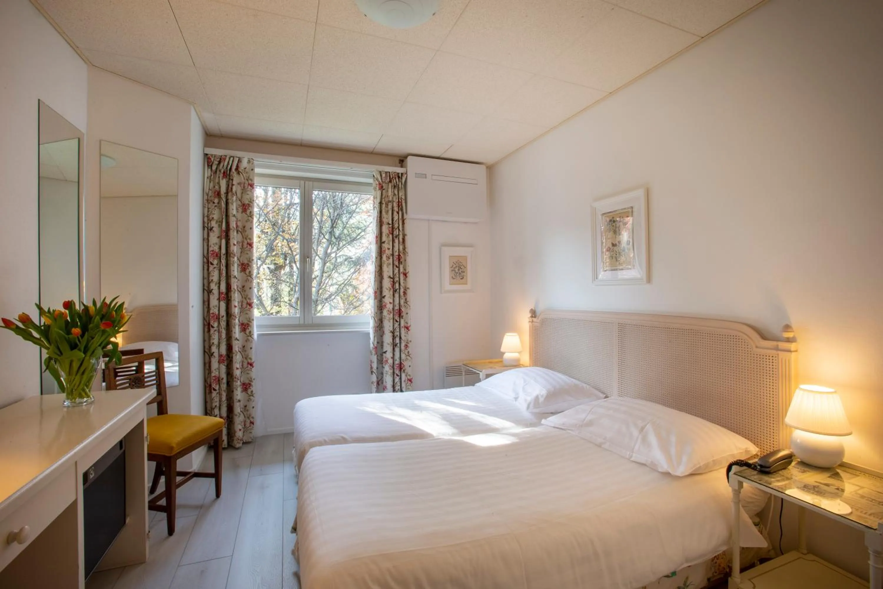 Bed in Piccolo Hotel