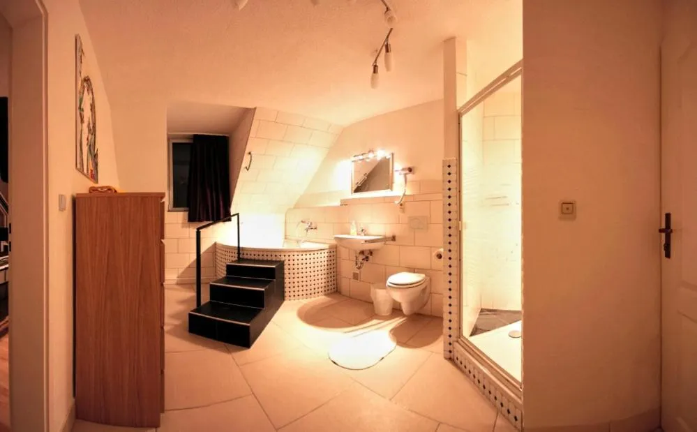 Balthasar Neumann Speiserei & Gästehaus - Zentrum Brühl -E-Ladestation, nähe Phantasialand