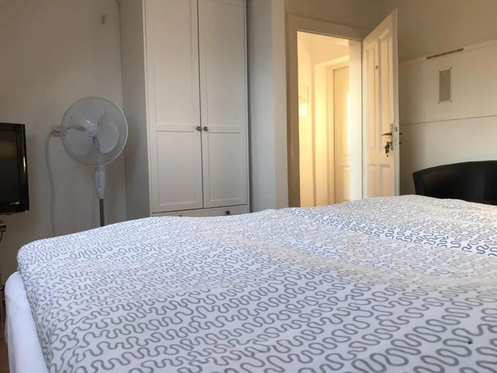 Bed in Balthasar Neumann Speiserei & Gästehaus - Zentrum Brühl -E-Ladestation, nähe Phantasialand