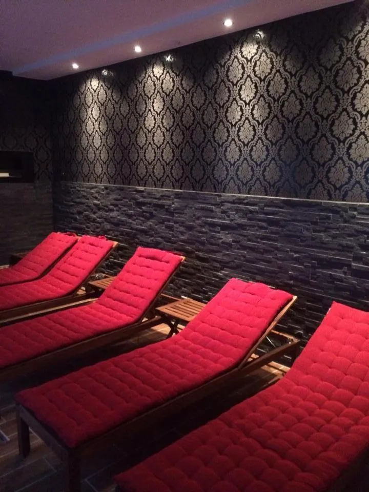 Activities in Balthasar Neumann Speiserei & Gästehaus - Zentrum Brühl -E-Ladestation, nähe Phantasialand