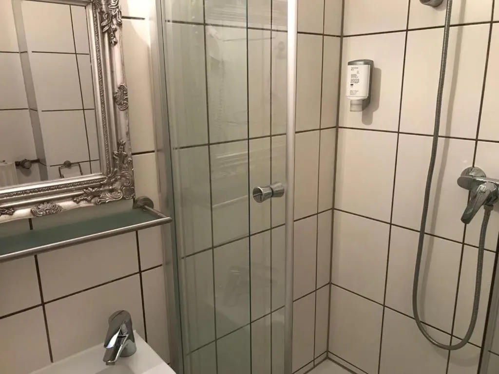 Balthasar Neumann Speiserei & Gästehaus - Zentrum Brühl -E-Ladestation, nähe Phantasialand