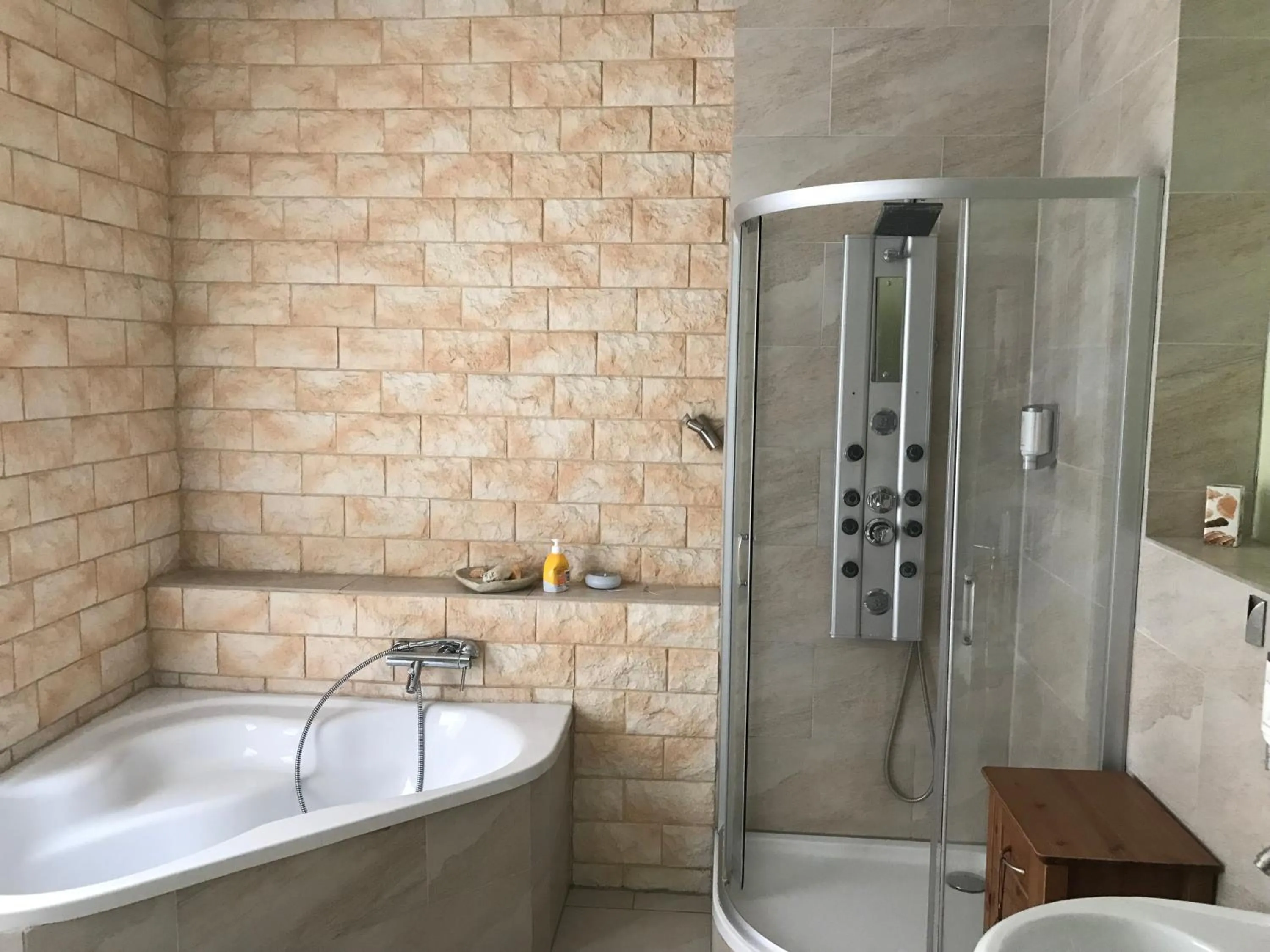 Balthasar Neumann Speiserei & Gästehaus - Zentrum Brühl -E-Ladestation, nähe Phantasialand