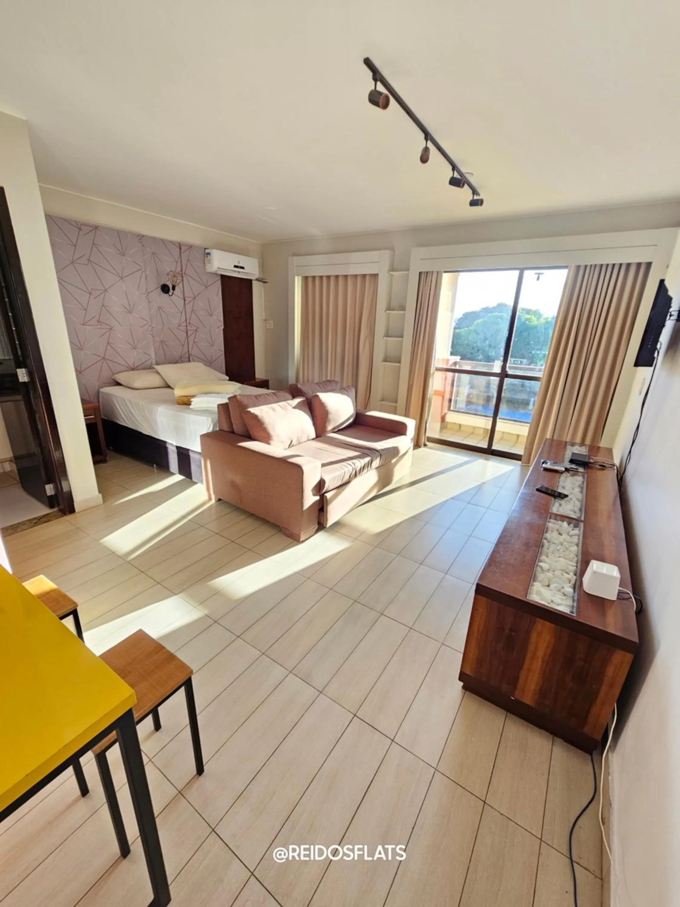 Bed in Lake Side Beira do Lago - piscina - academia - sauna- By Rei dos Flats