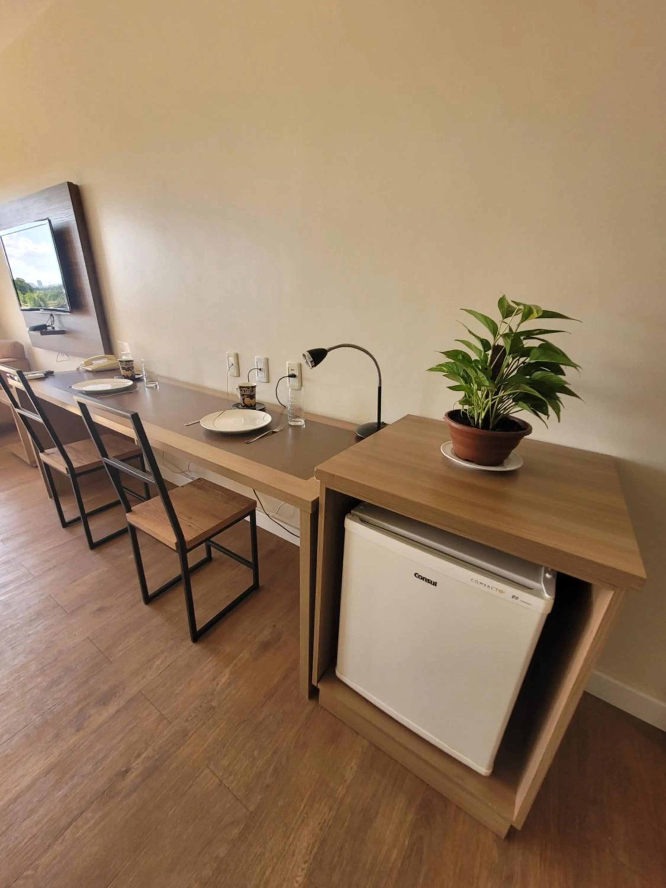 Kitchen or kitchenette in Lake Side Beira do Lago - piscina - academia - sauna- By Rei dos Flats