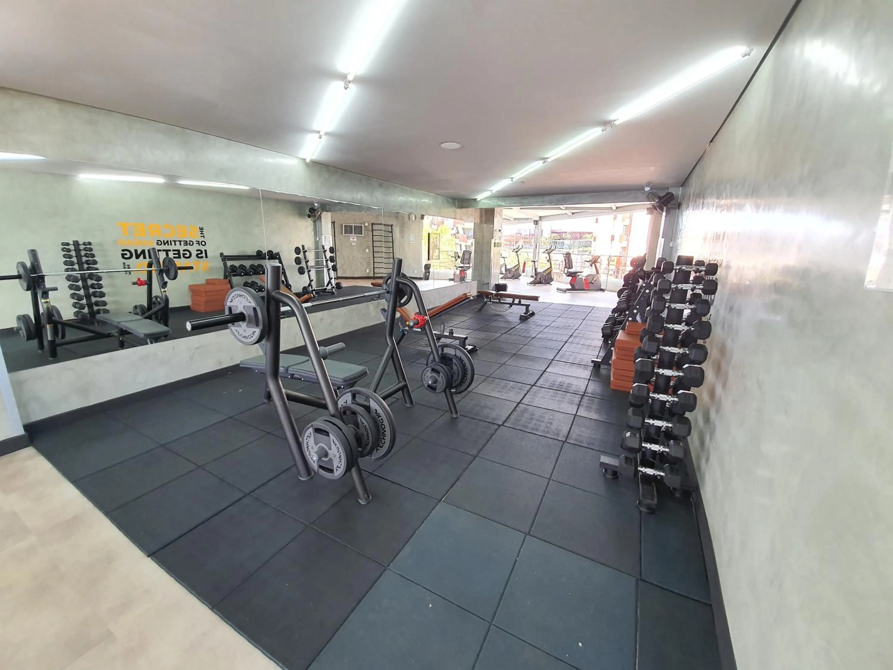 Fitness centre/facilities in Lake Side Beira do Lago - piscina - academia - sauna- By Rei dos Flats