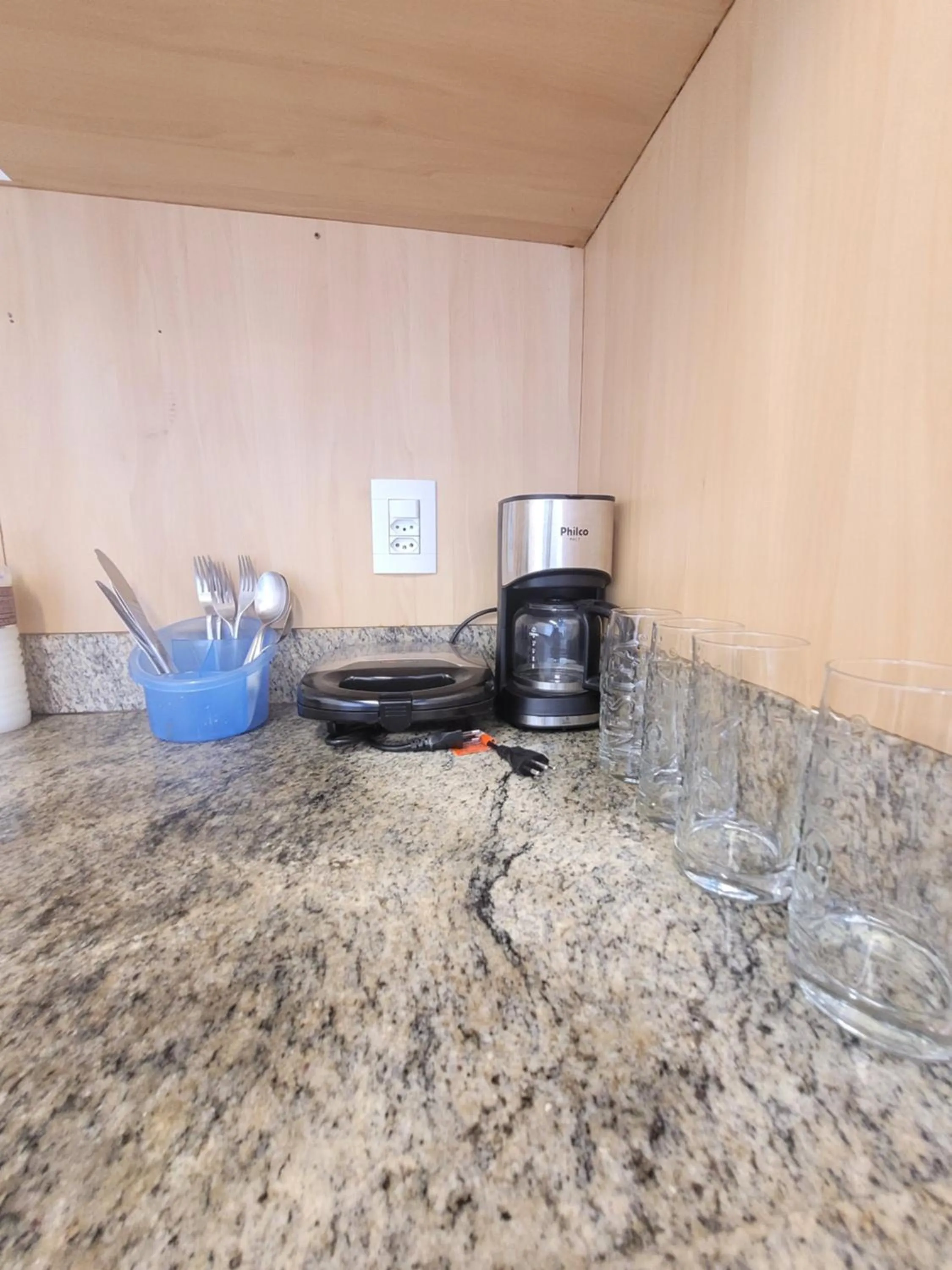 Kitchen or kitchenette in Lake Side Beira do Lago - piscina - academia - sauna- By Rei dos Flats