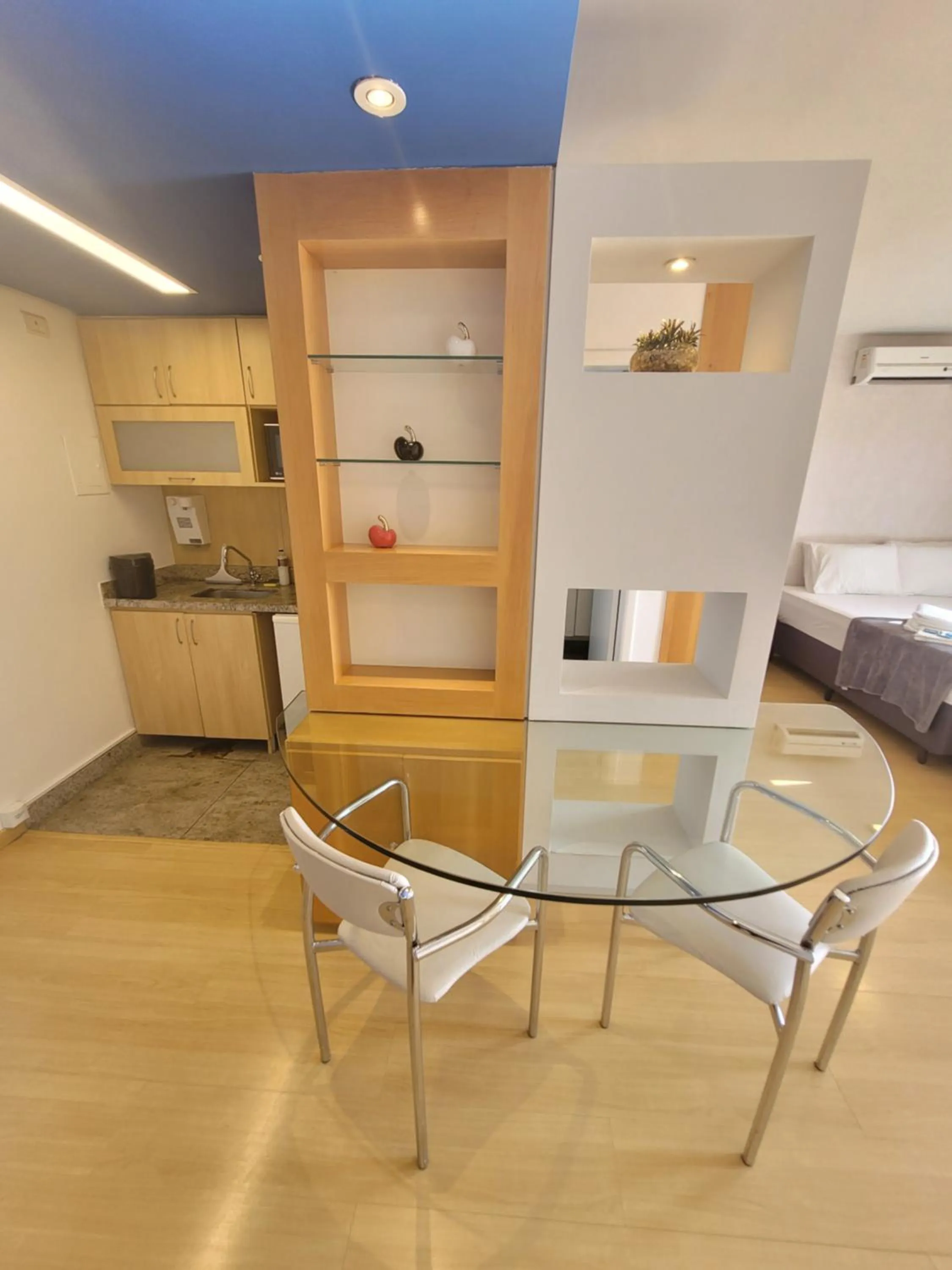 Coffee/tea facilities in Lake Side Beira do Lago - piscina - academia - sauna- By Rei dos Flats