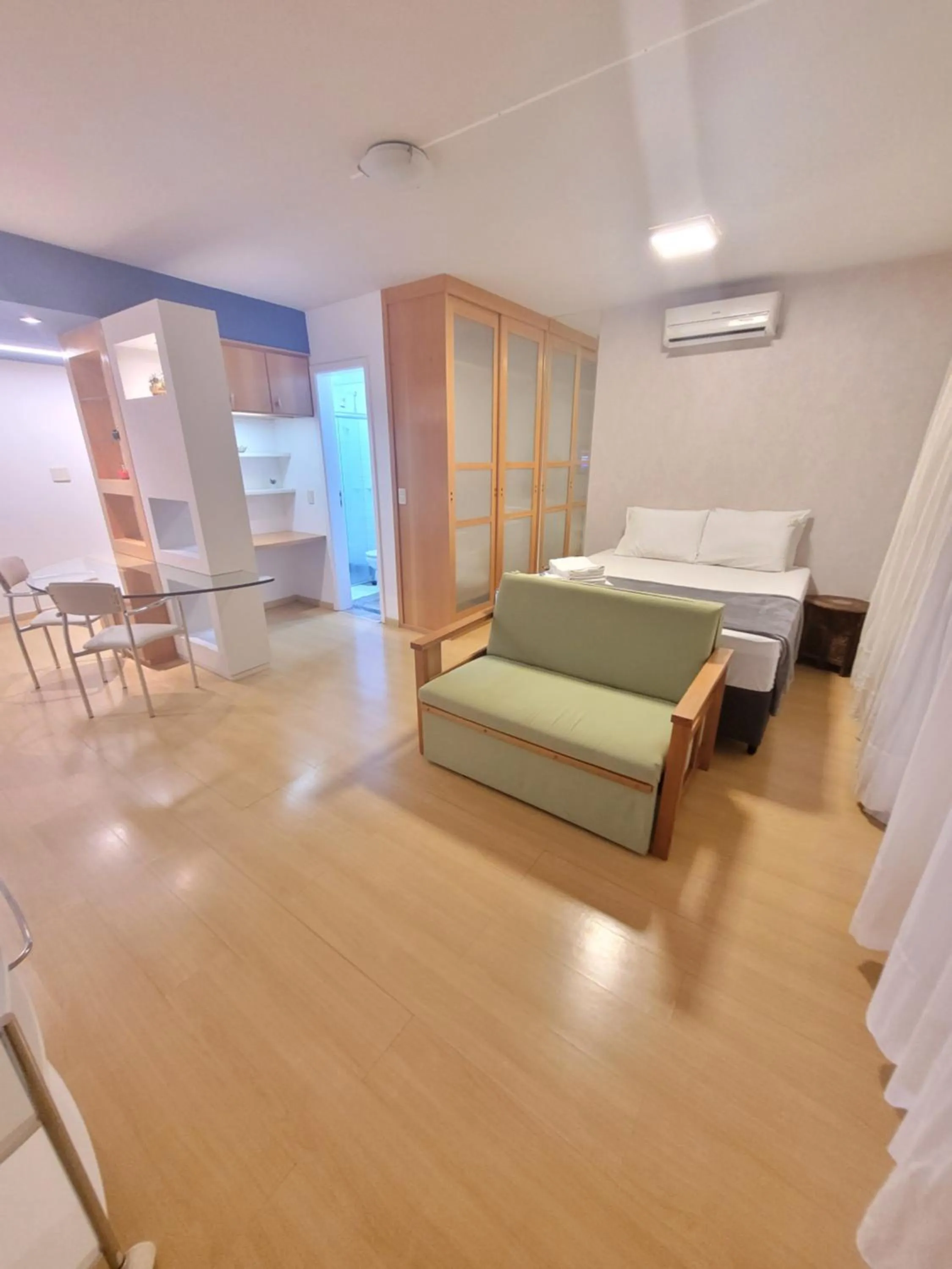 Bed in Lake Side Beira do Lago - piscina - academia - sauna- By Rei dos Flats