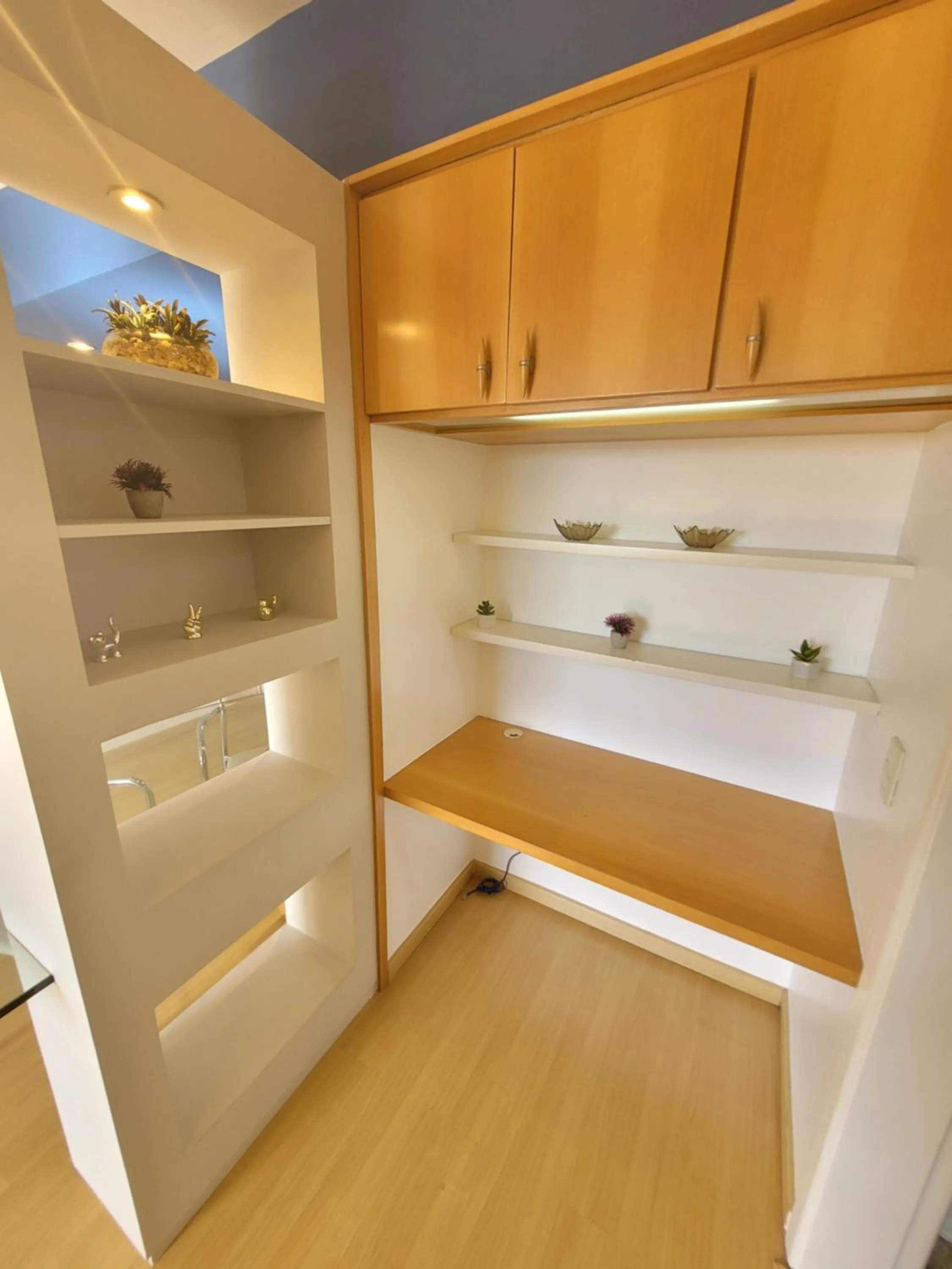 wardrobe in Lake Side Beira do Lago - piscina - academia - sauna- By Rei dos Flats