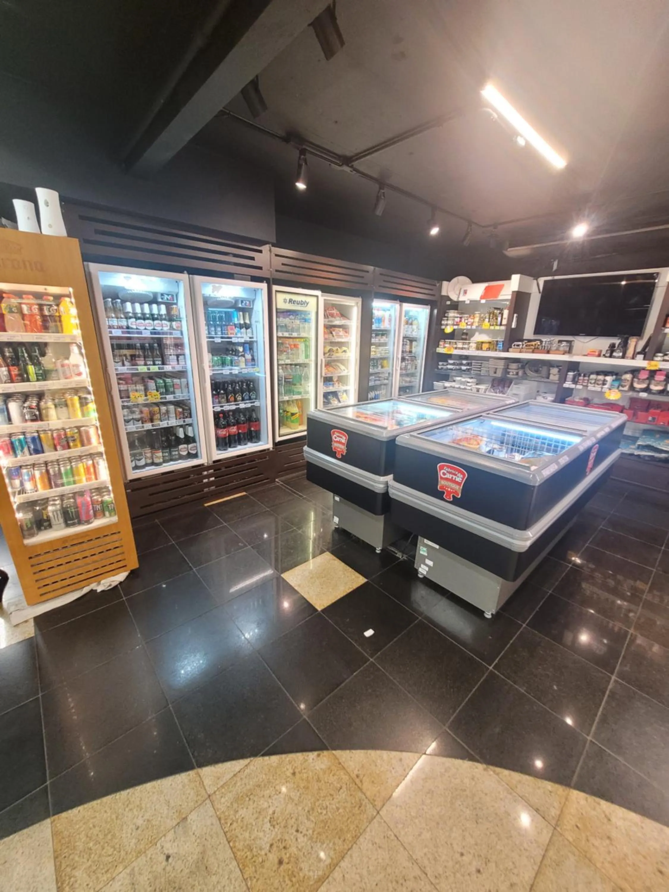 Supermarket/grocery shop in Lake Side Beira do Lago - piscina - academia - sauna- By Rei dos Flats