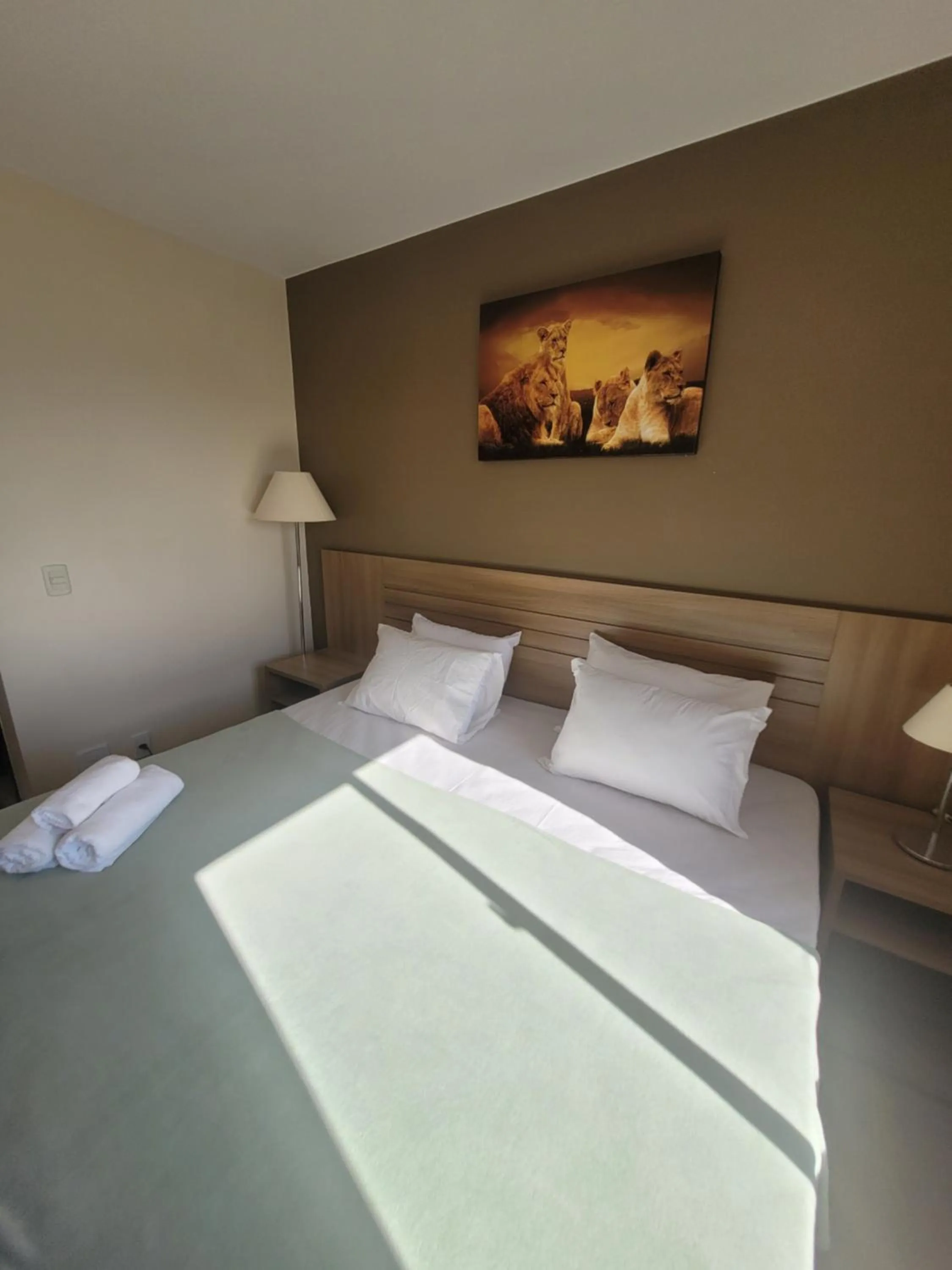 Bed in Lake Side Beira do Lago - piscina - academia - sauna- By Rei dos Flats