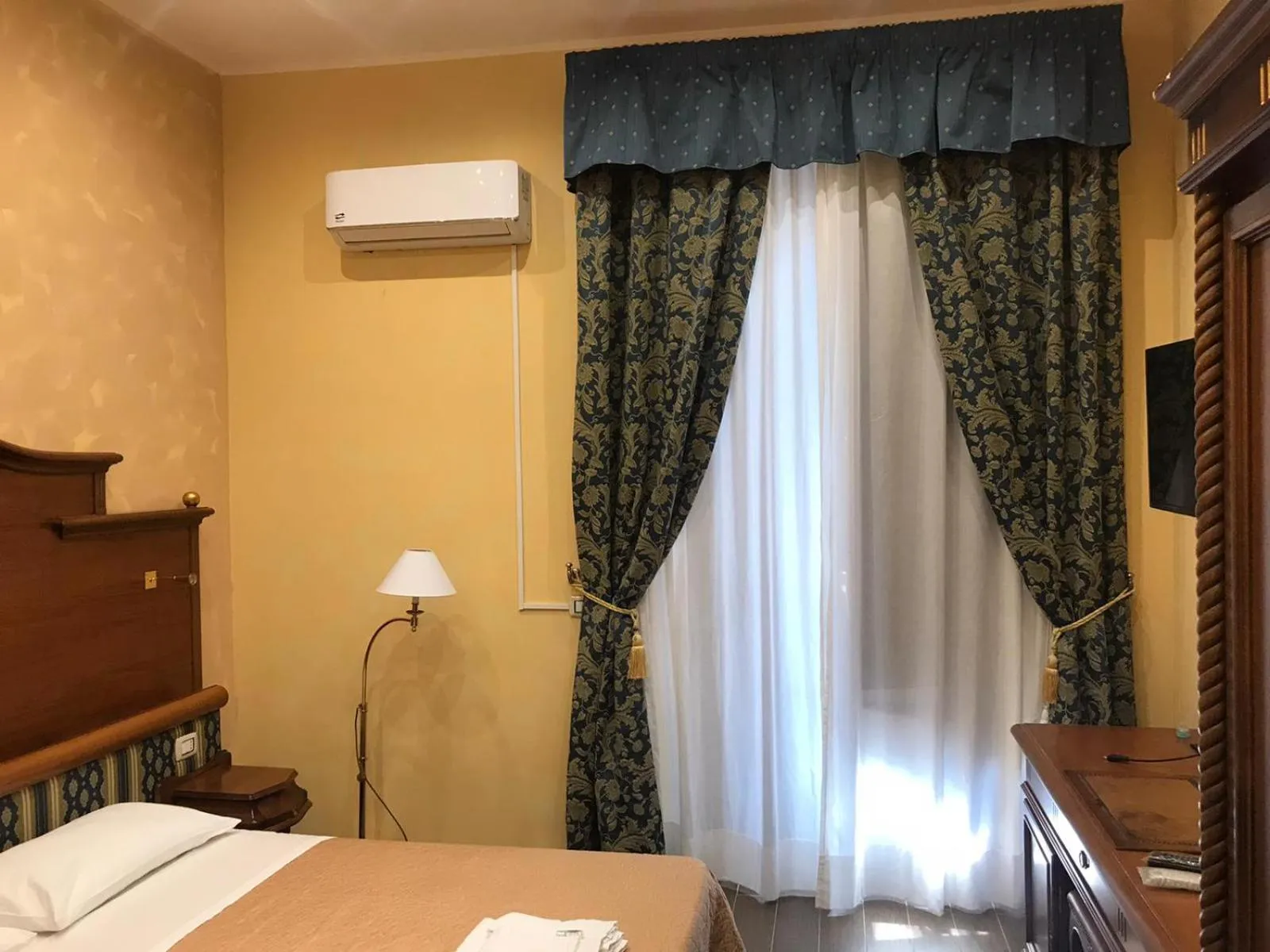 Bedroom, Bed in la casa di romi