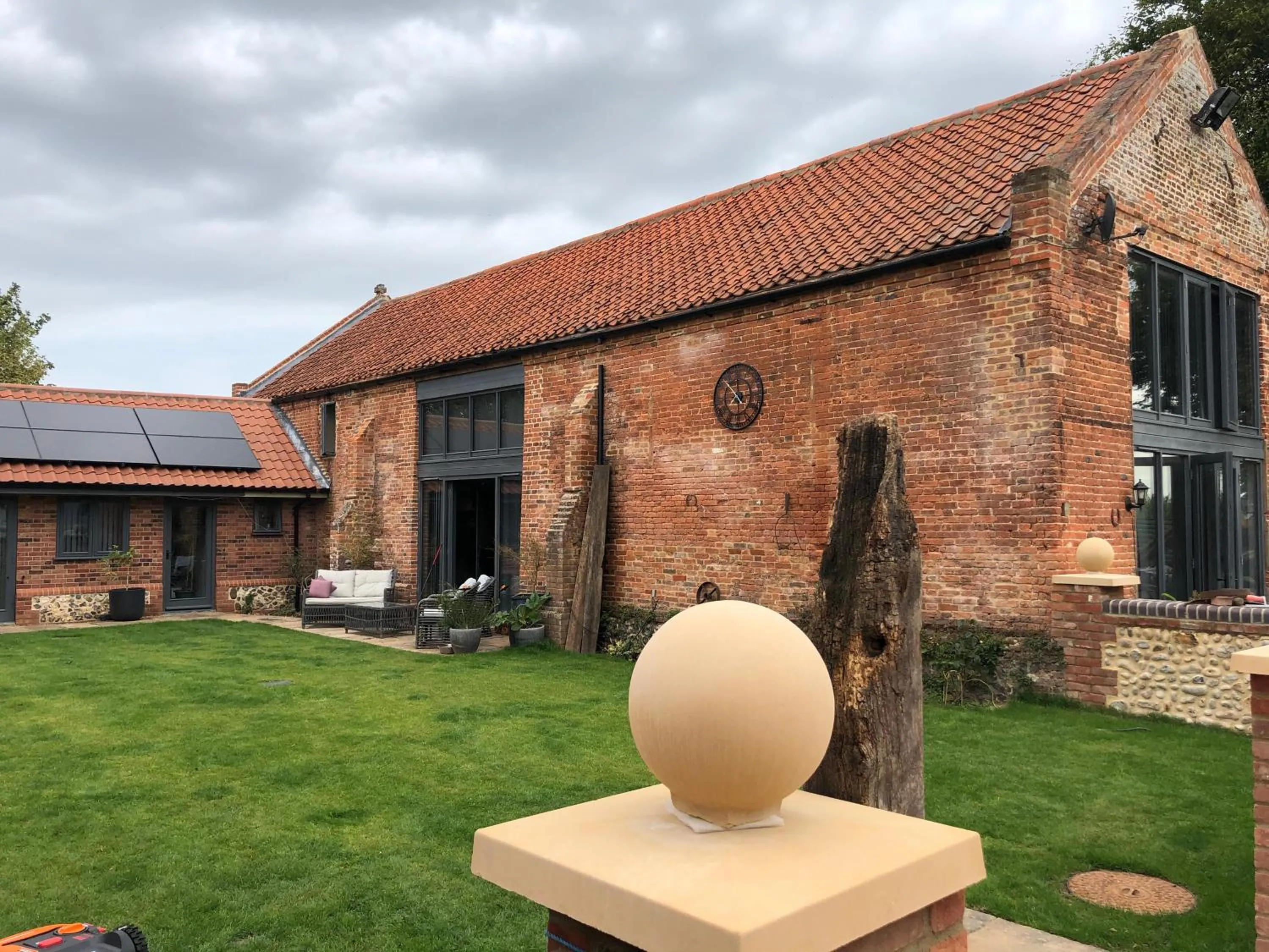 Property building in Bumble Barn Bed & Breakfast