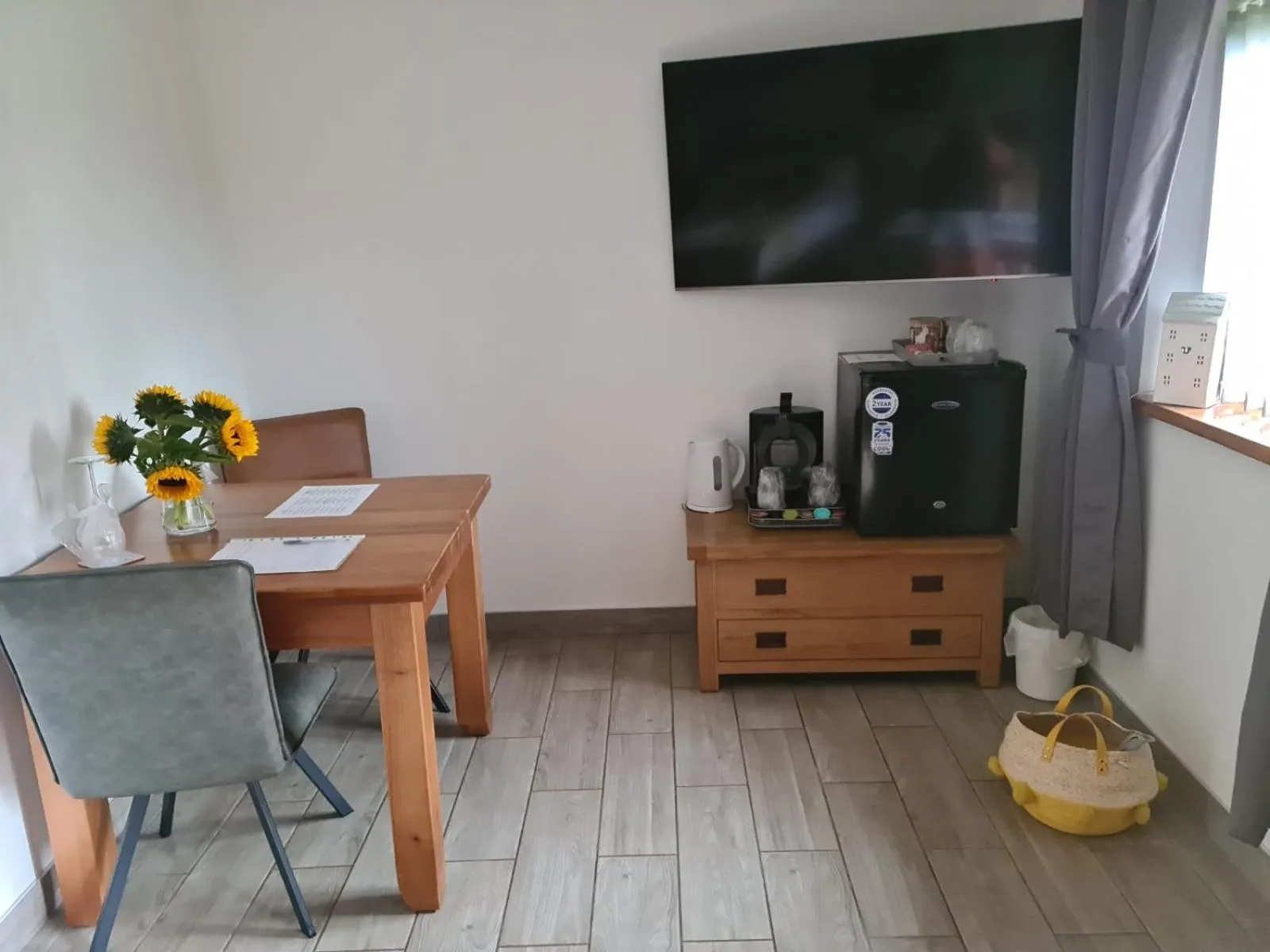 TV and multimedia in Bumble Barn Bed & Breakfast