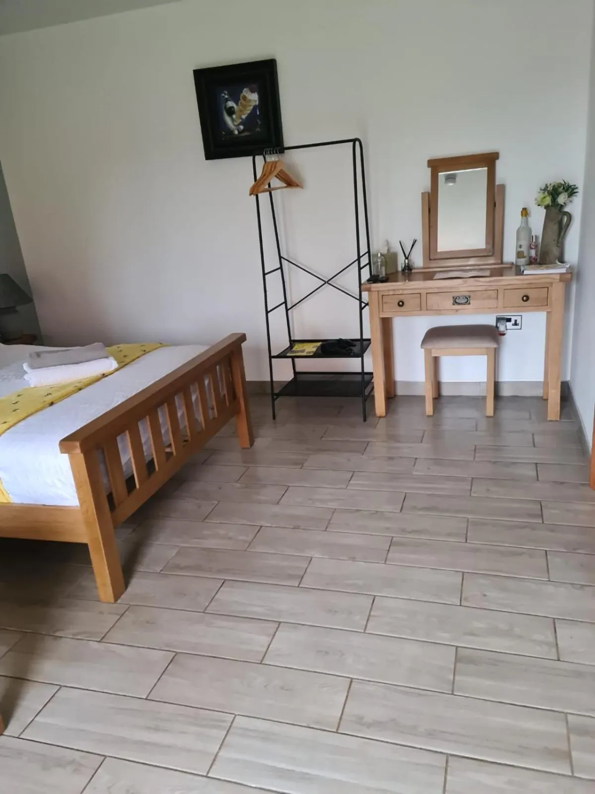 Bed in Bumble Barn Bed & Breakfast