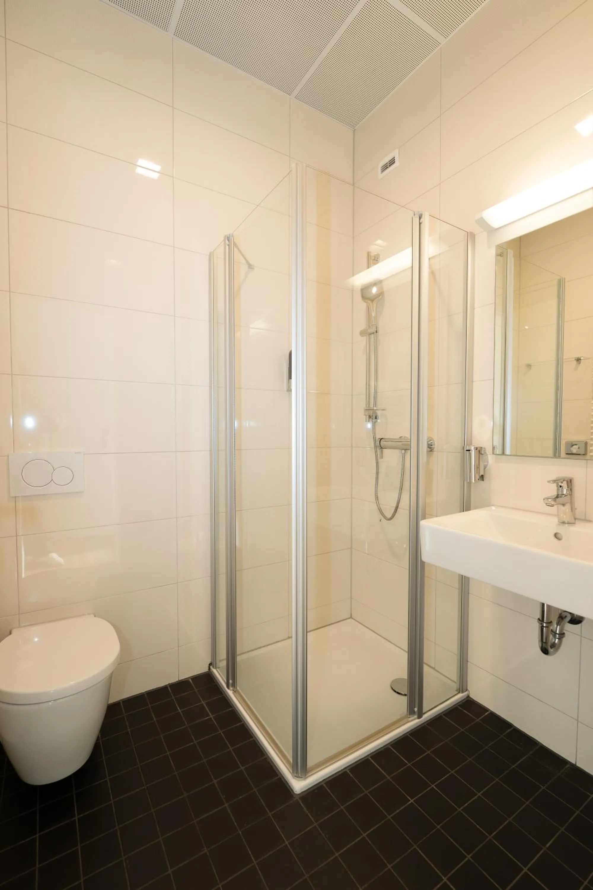 Shower in Das Loft Apartments