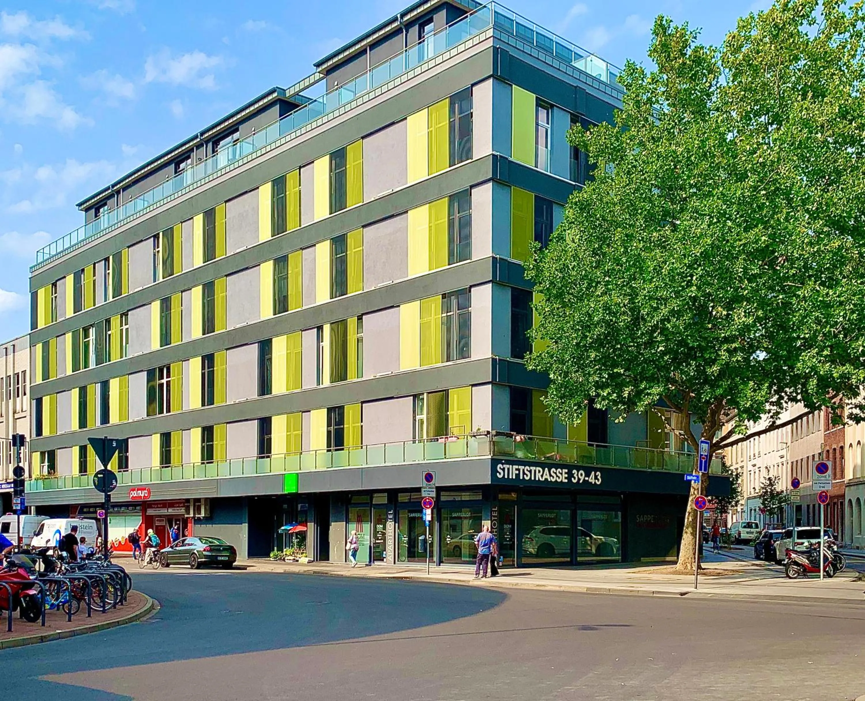 Property building in Das Loft Apartments