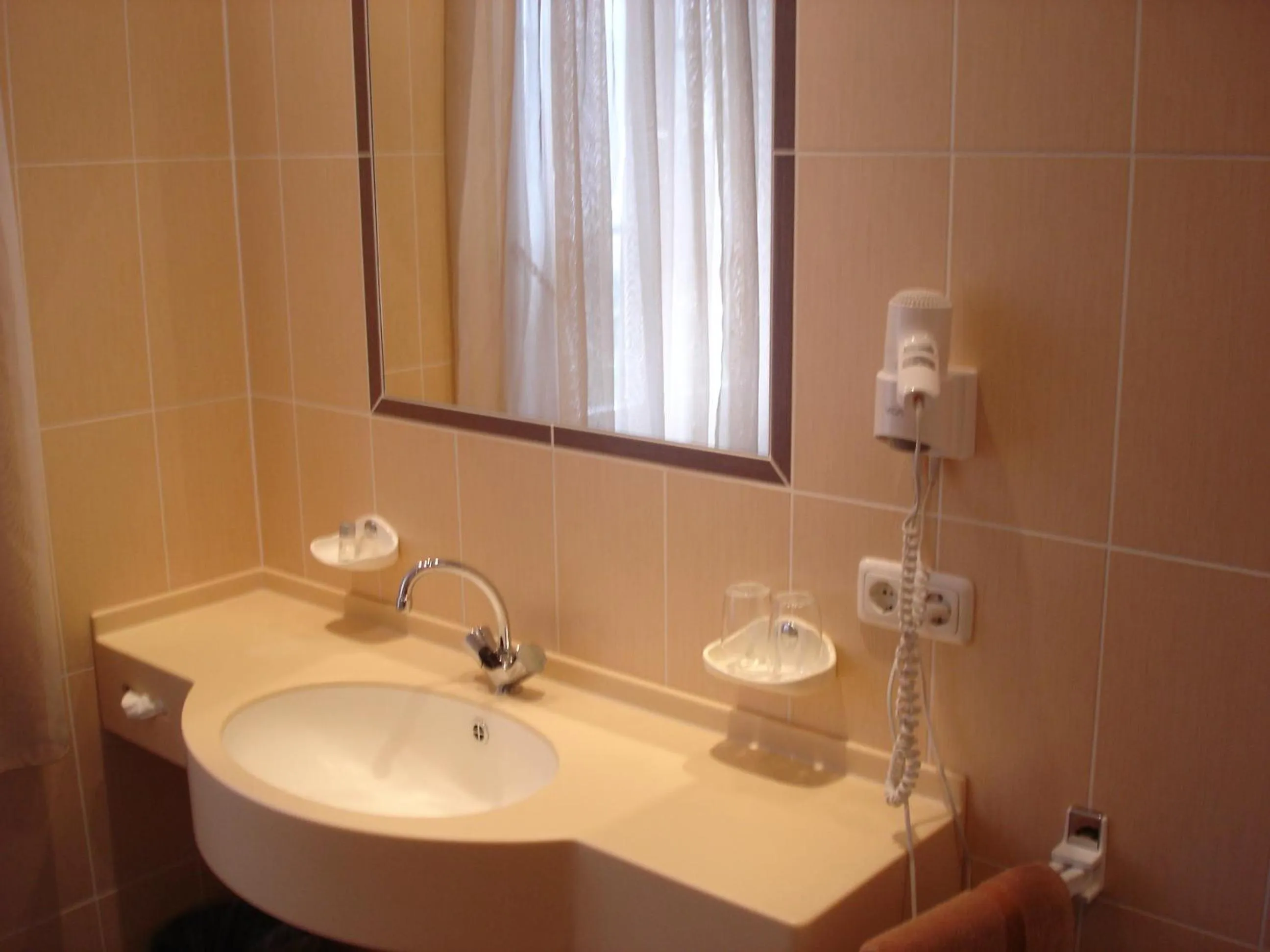 Bathroom in Rhein-Hotel