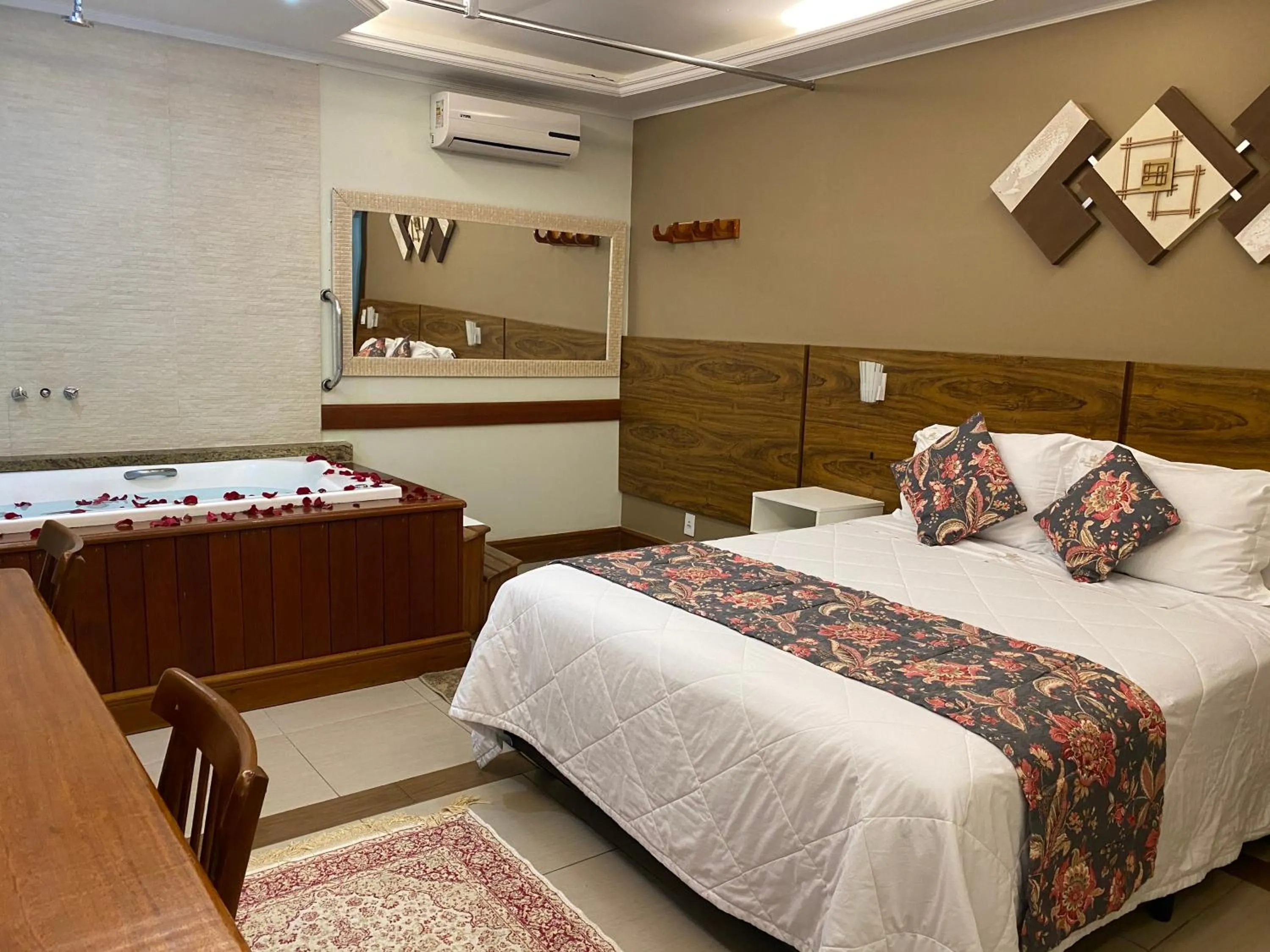 Hot Tub, Bed in Pousada Princesa Isabel - Visconde