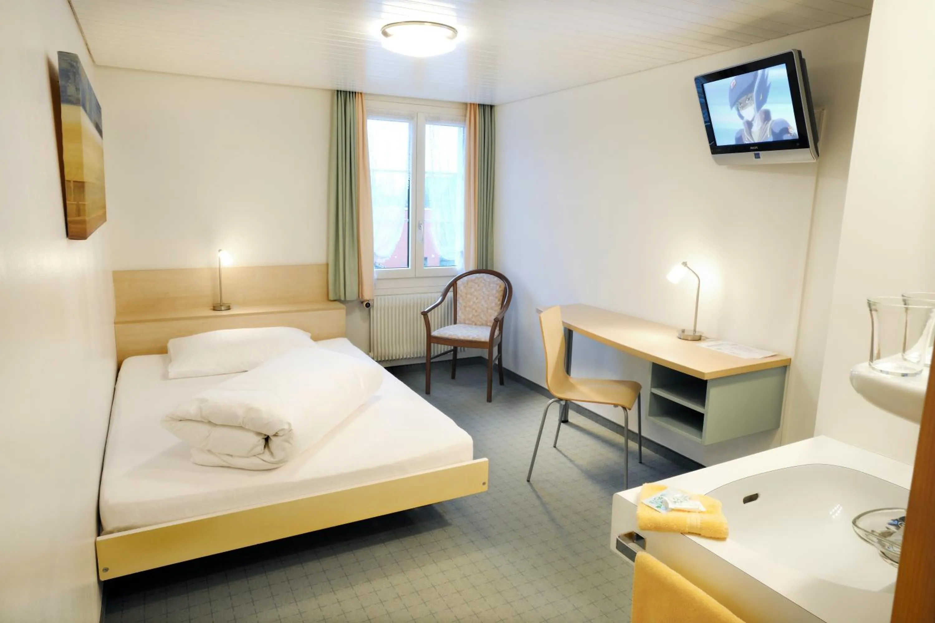 Photo of the whole room, Bed in Hotel Kreuz