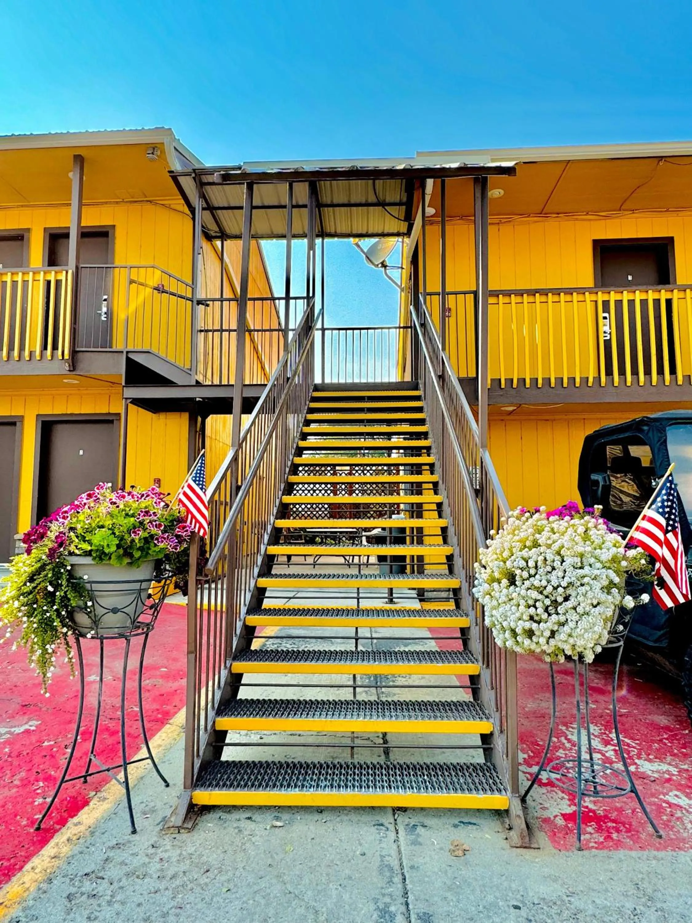 Property building in Americas Best Value Inn