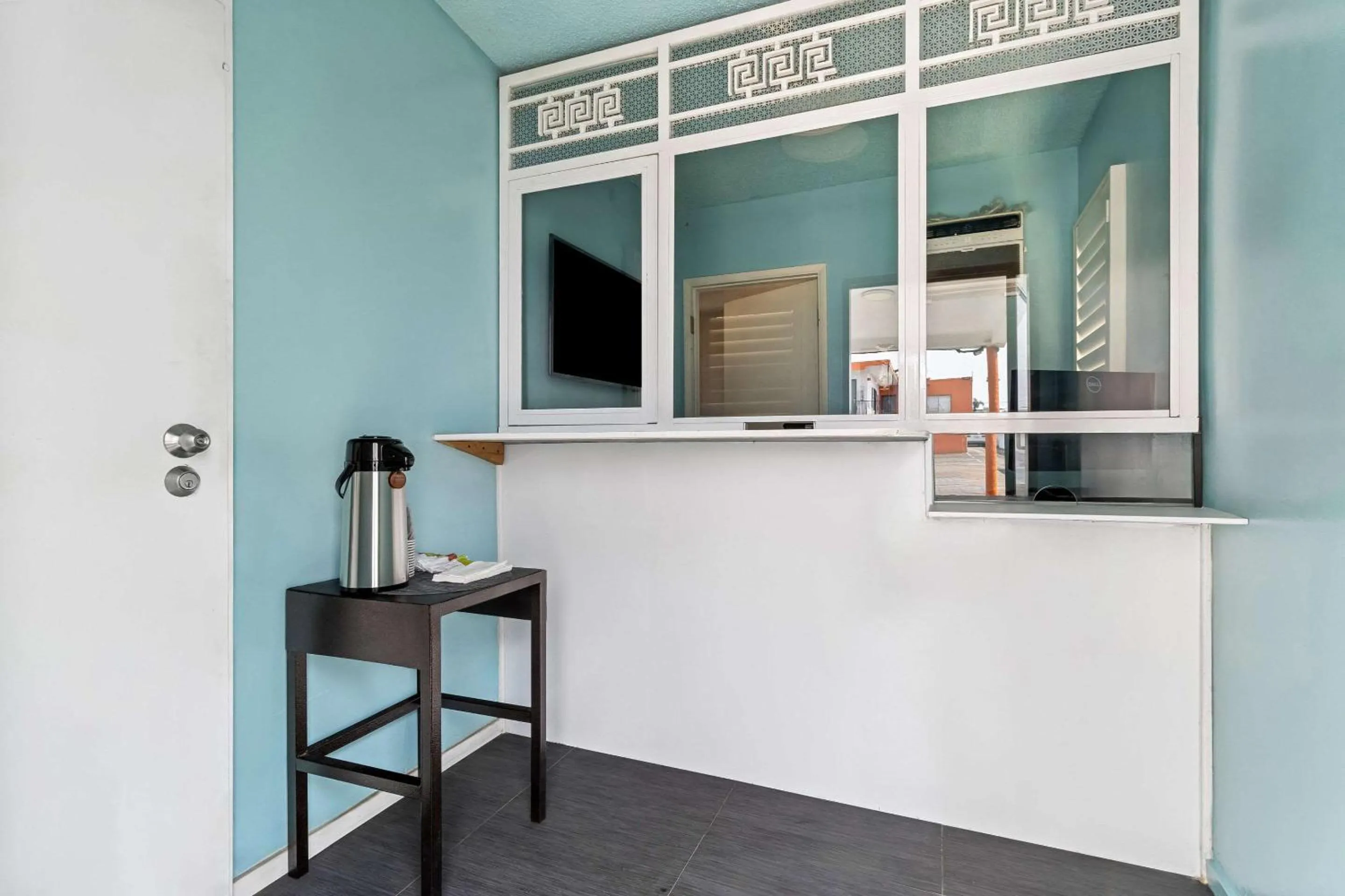 Lobby or reception in Rodeway Inn & Suites North Hollywood Burbank Airport - Universal Area