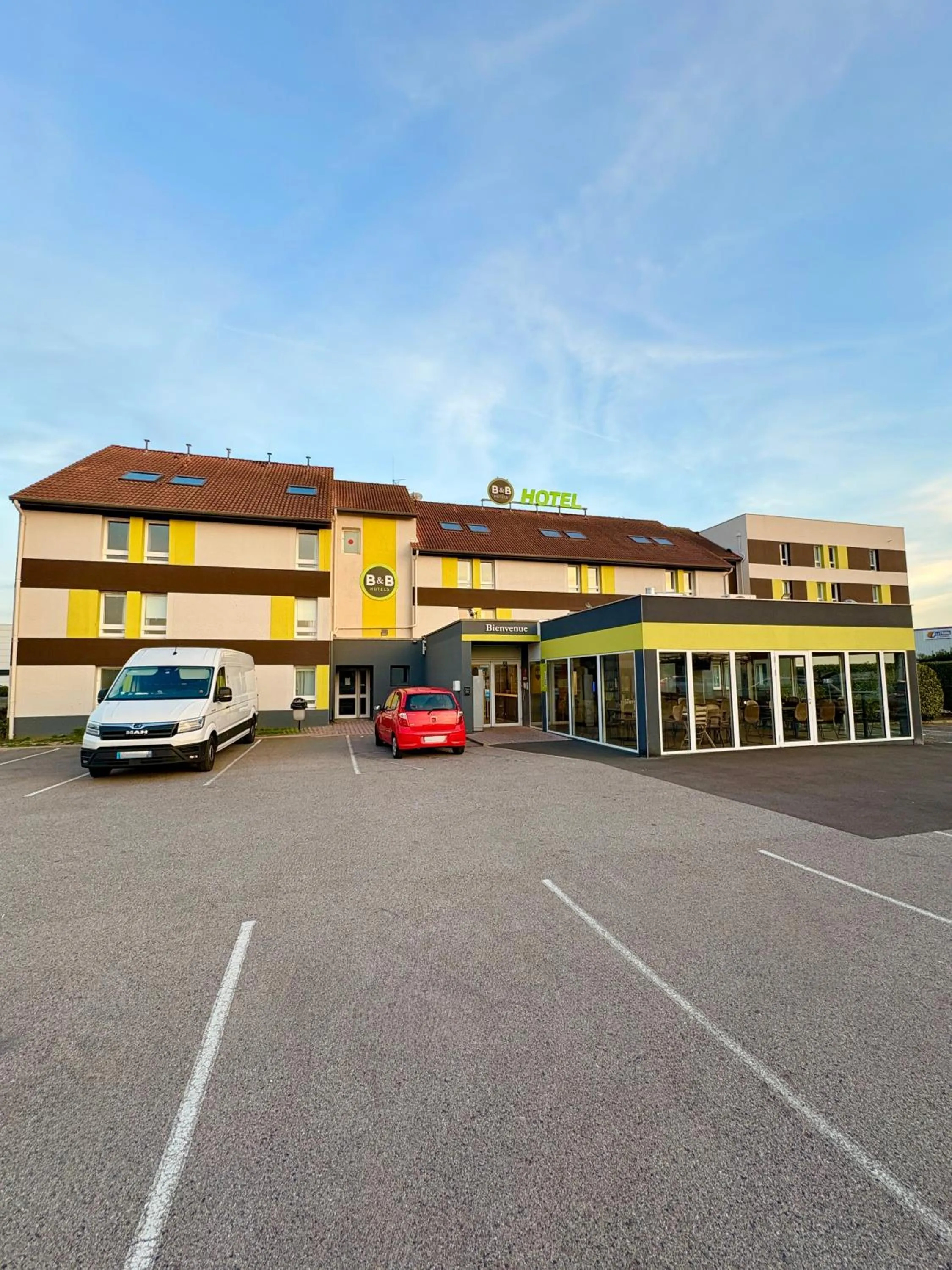 Property building in B&B HOTEL PERPIGNAN Nord Aéroport