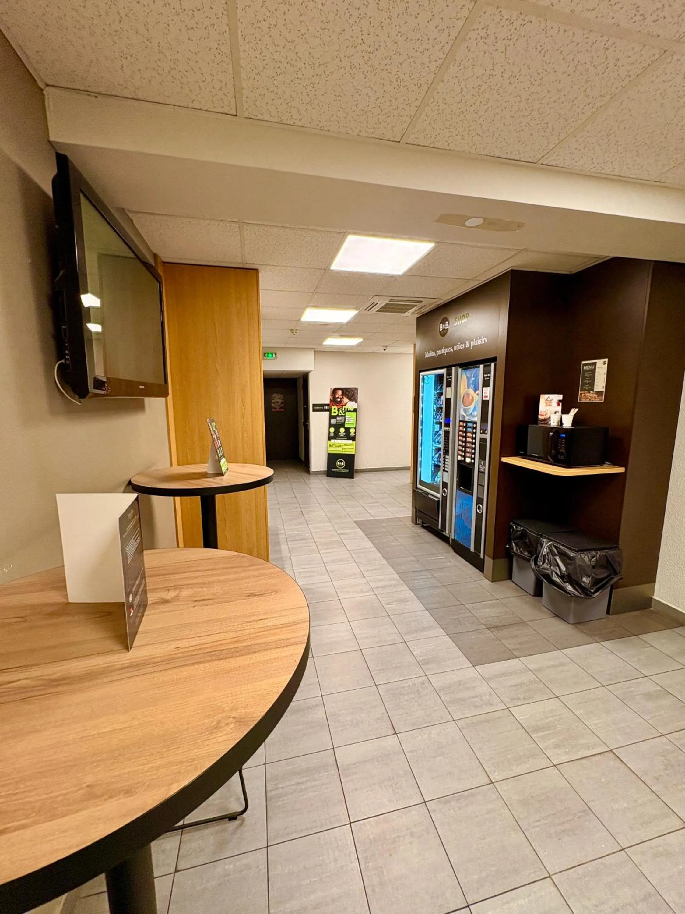 Lobby or reception in B&B HOTEL PERPIGNAN Nord Aéroport