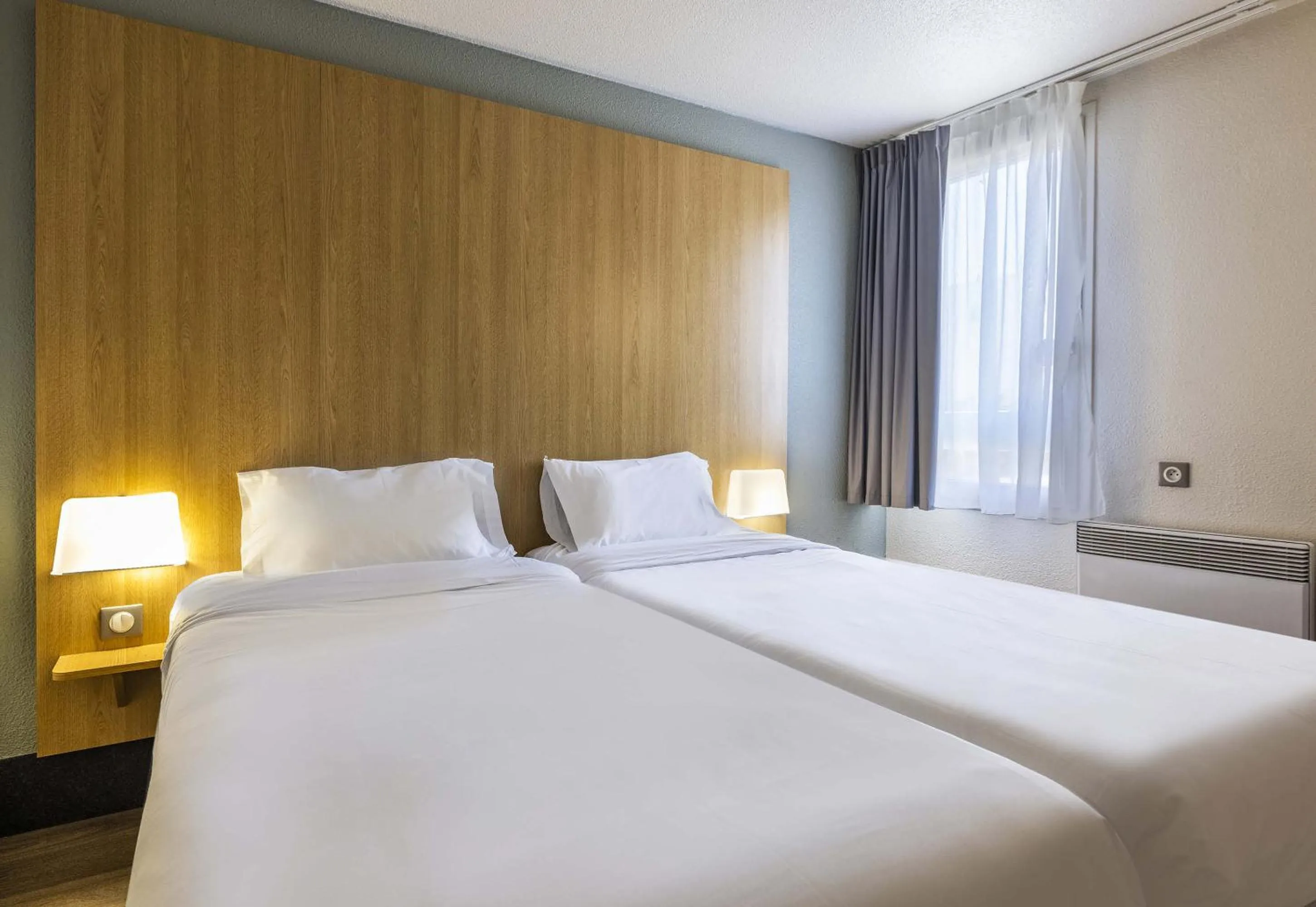 Bedroom, Bed in B&B HOTEL PERPIGNAN Nord Aéroport