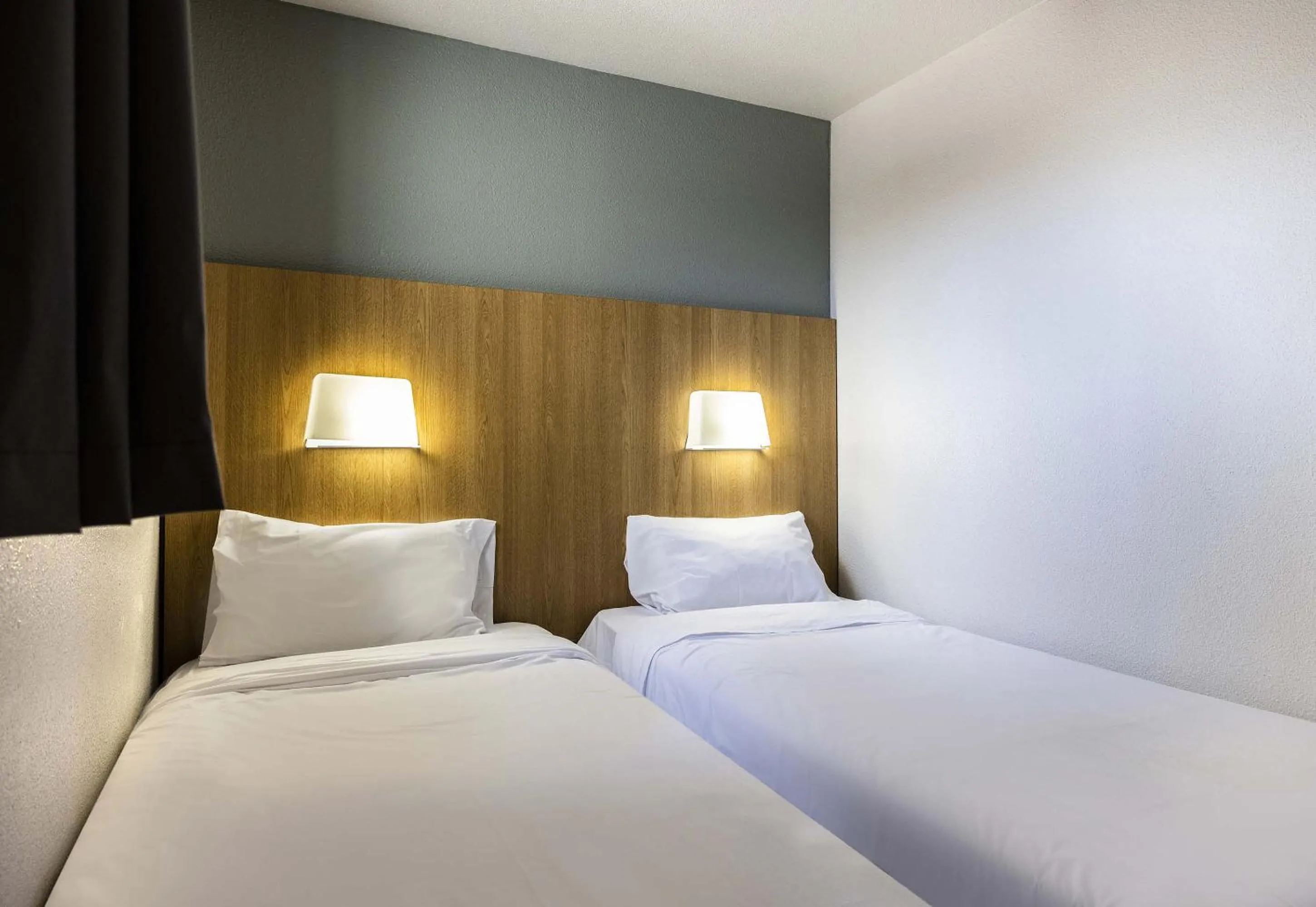 Bedroom, Bed in B&B HOTEL PERPIGNAN Nord Aéroport