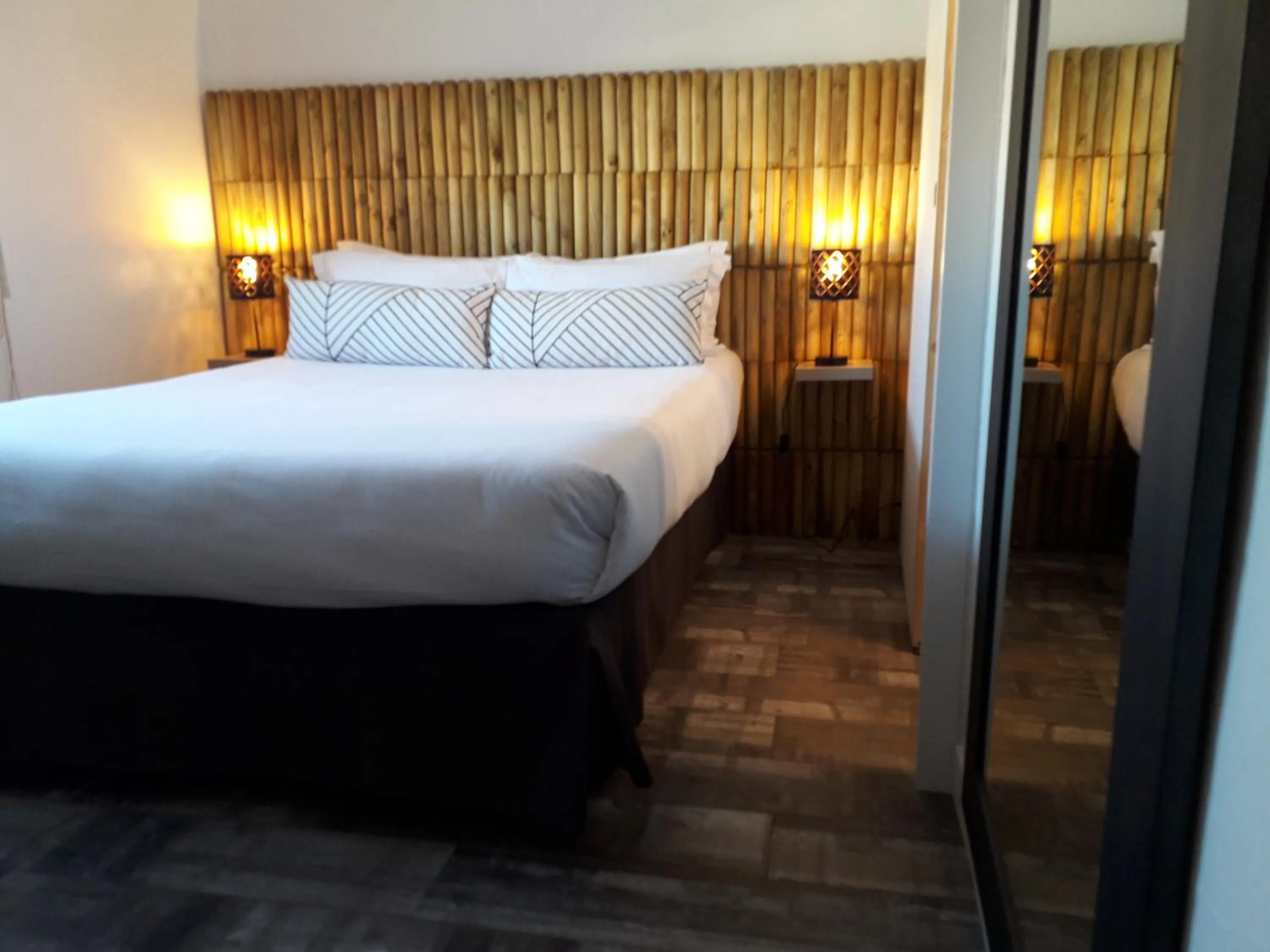 Bed in Hotel De La Mer