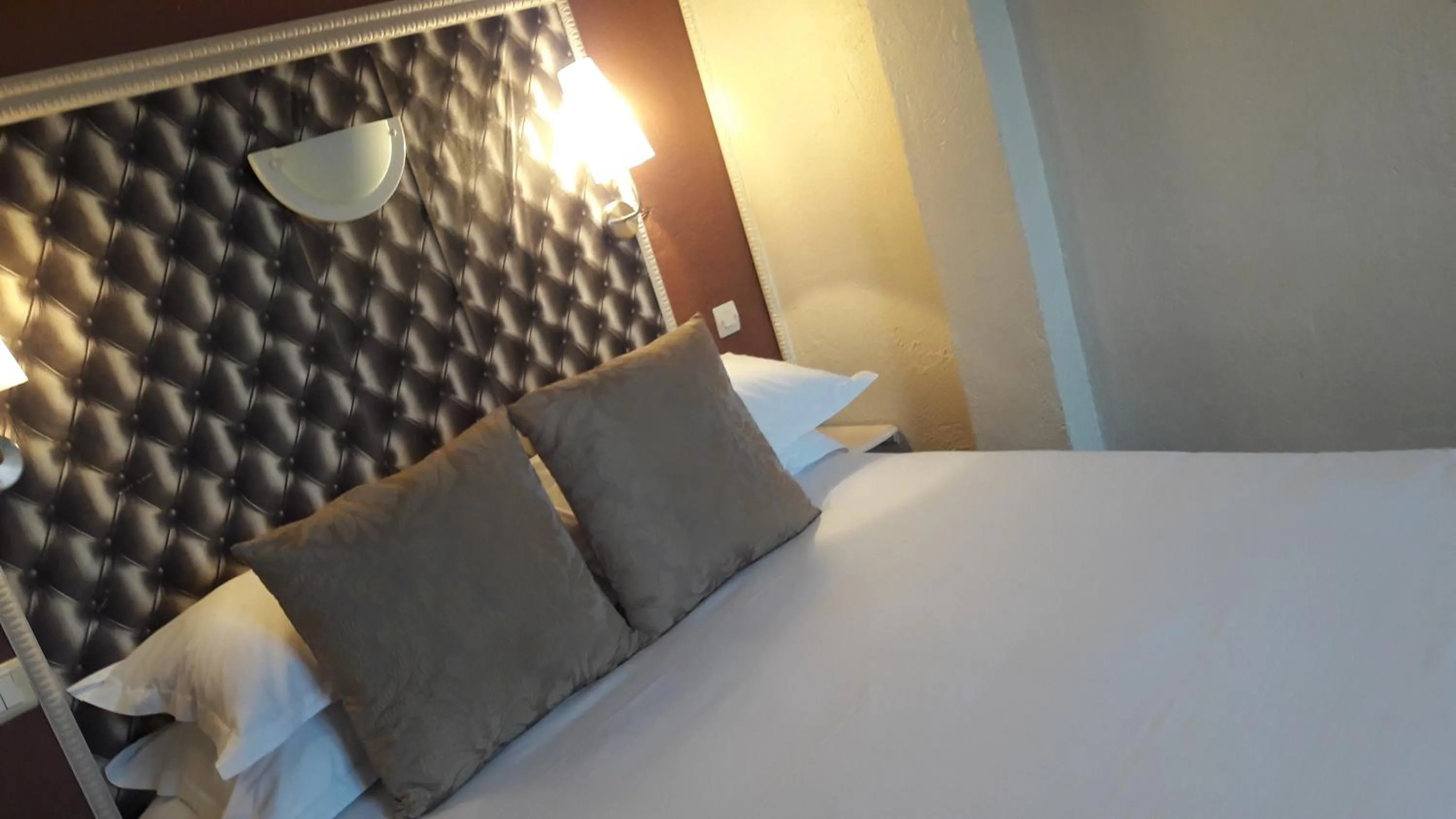 Bed in Hotel De La Mer