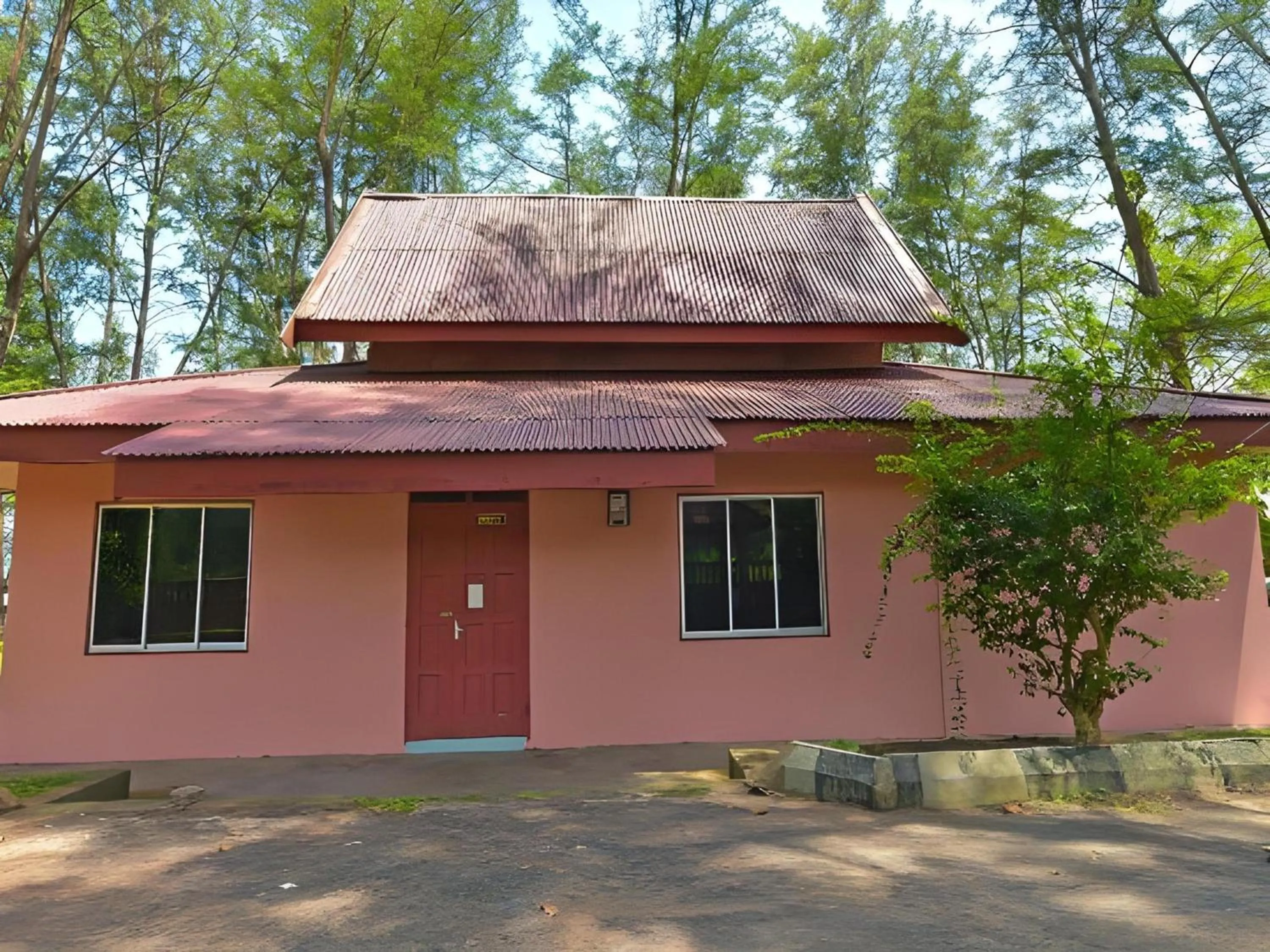 Property building in Hotel O Bari Indah Beach Resort