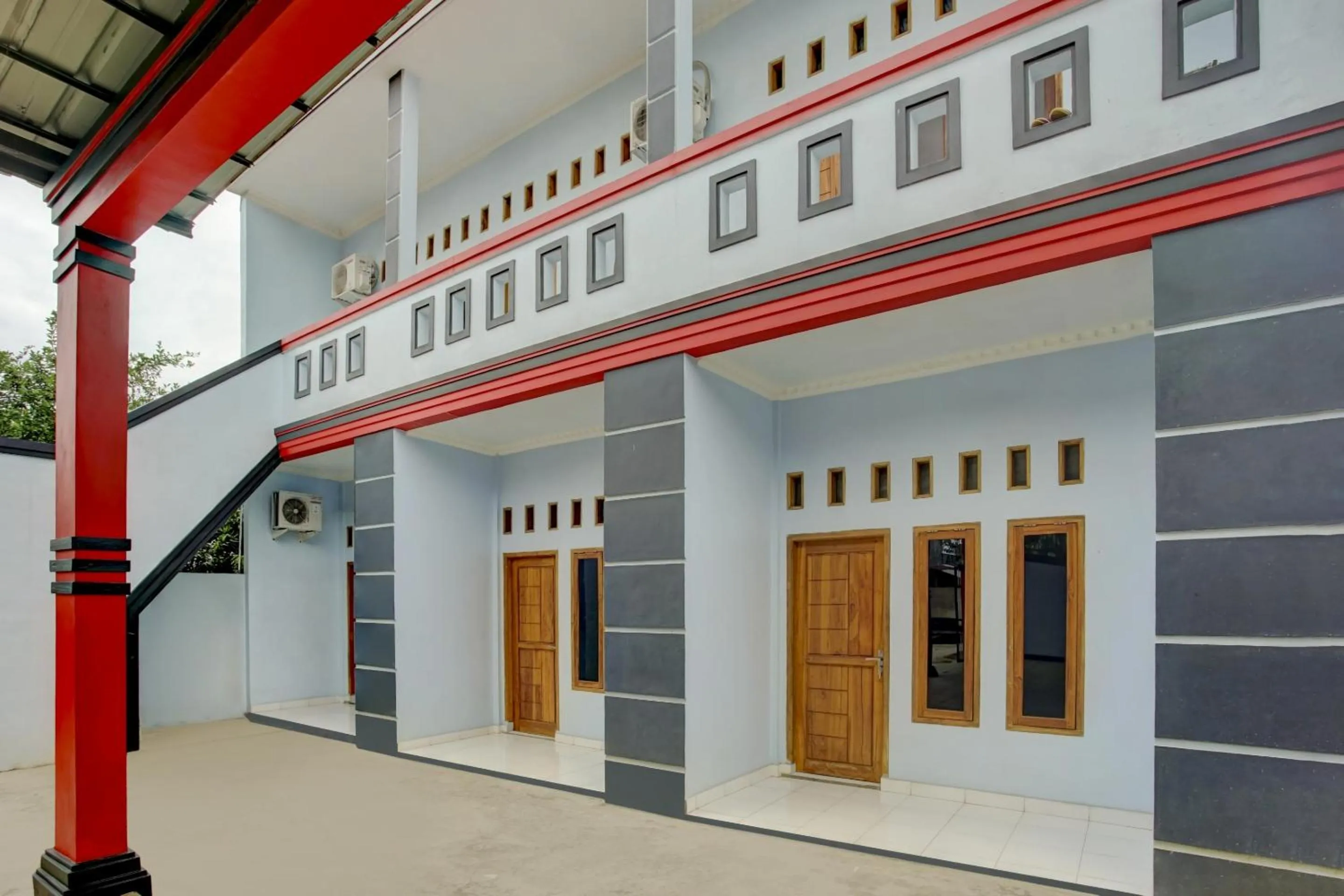 Facade/entrance in OYO Life 3982 Azka Homestay Syariah