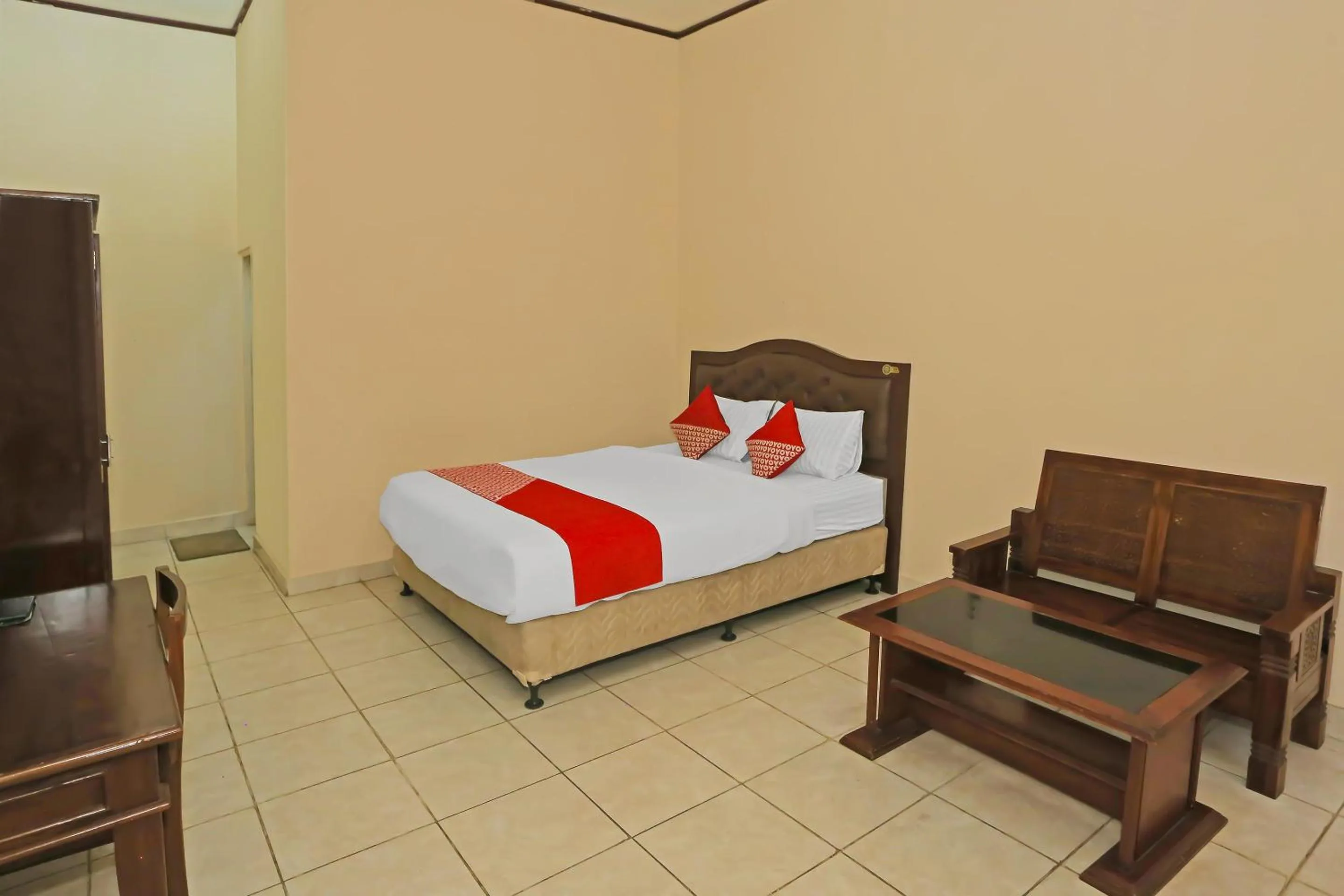 Bedroom, Bed in Hotel O Danau Indah