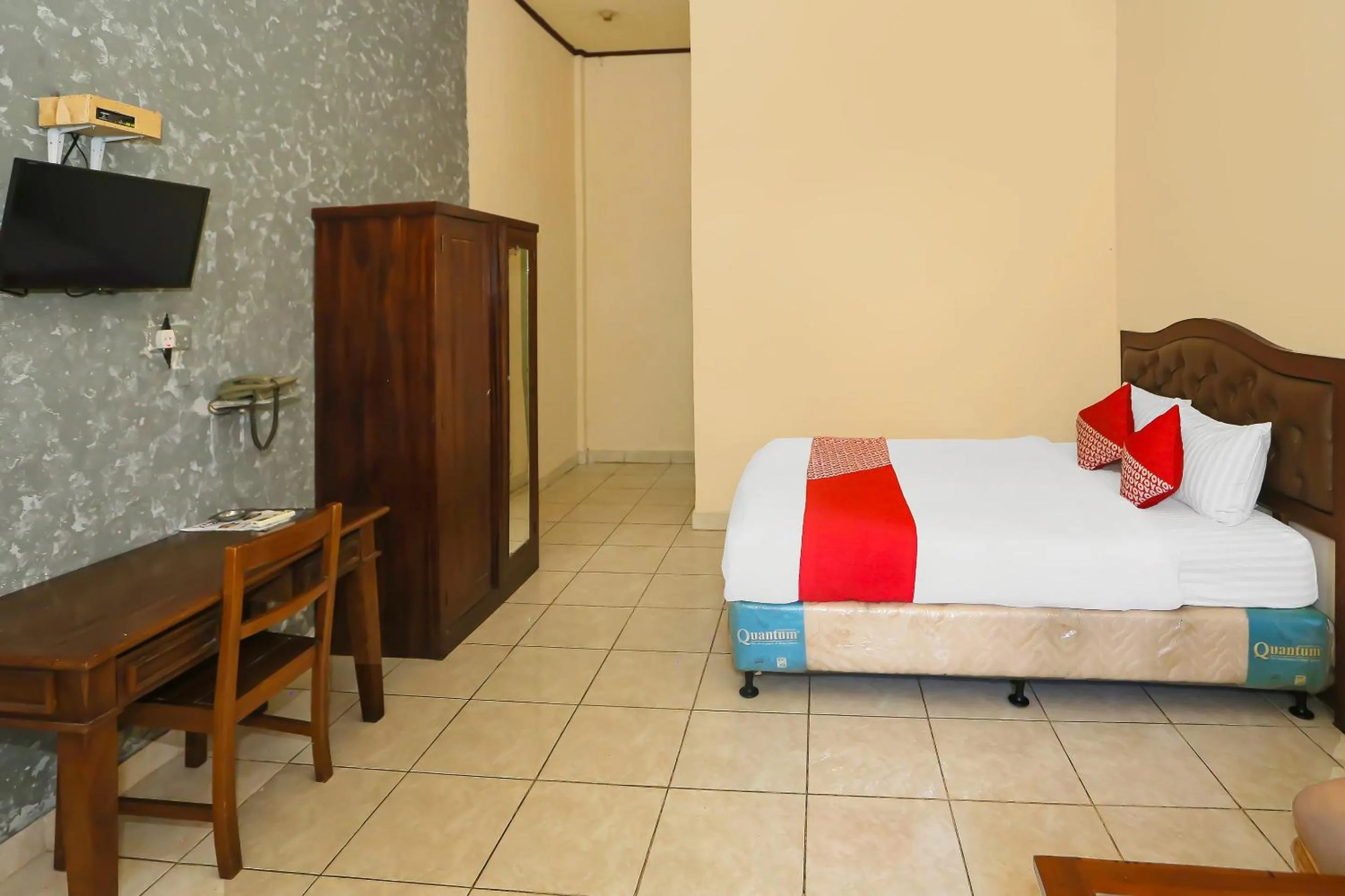 Bedroom, Bed in Hotel O Danau Indah