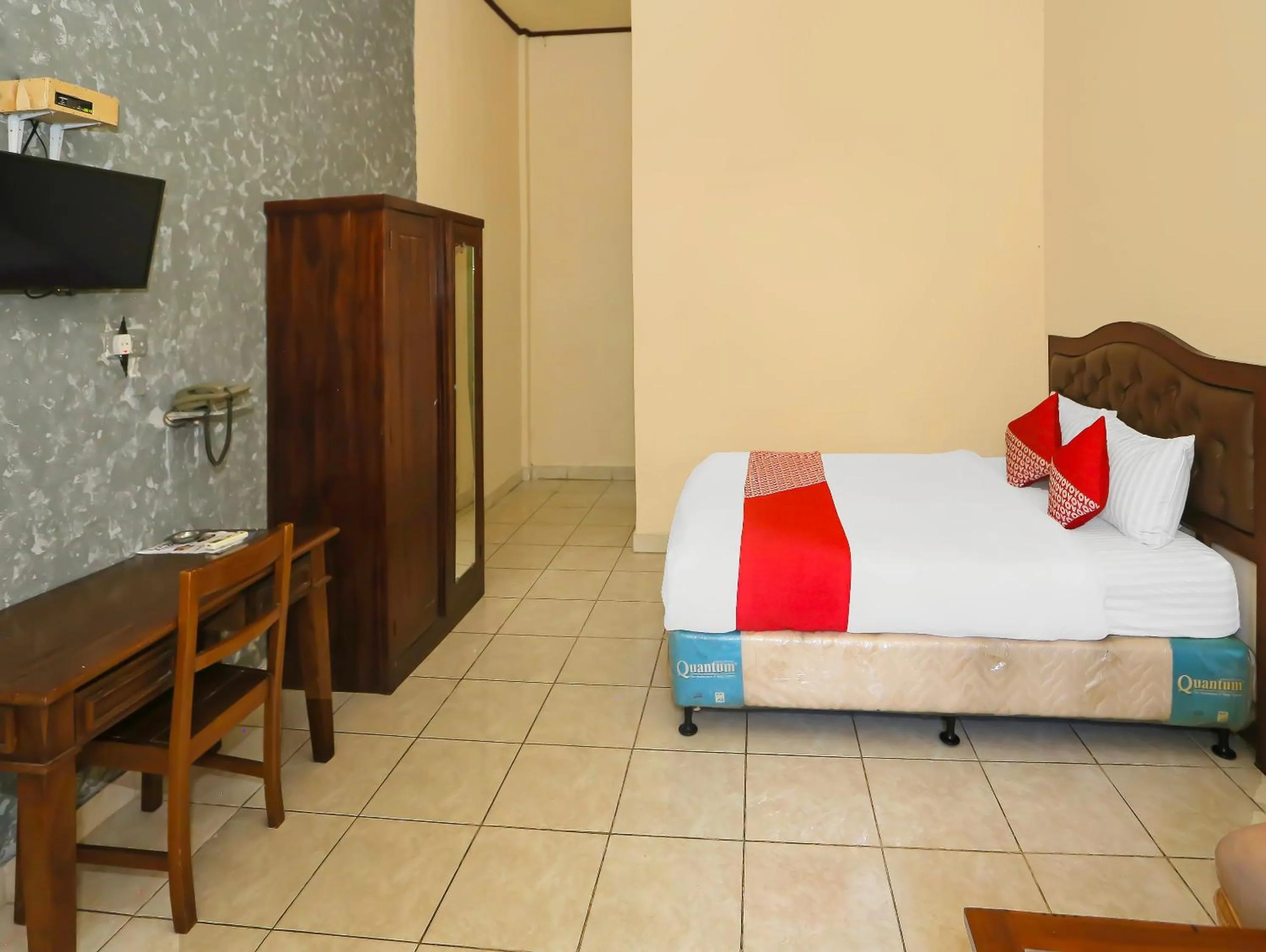 Bedroom, Bed in Hotel O Danau Indah