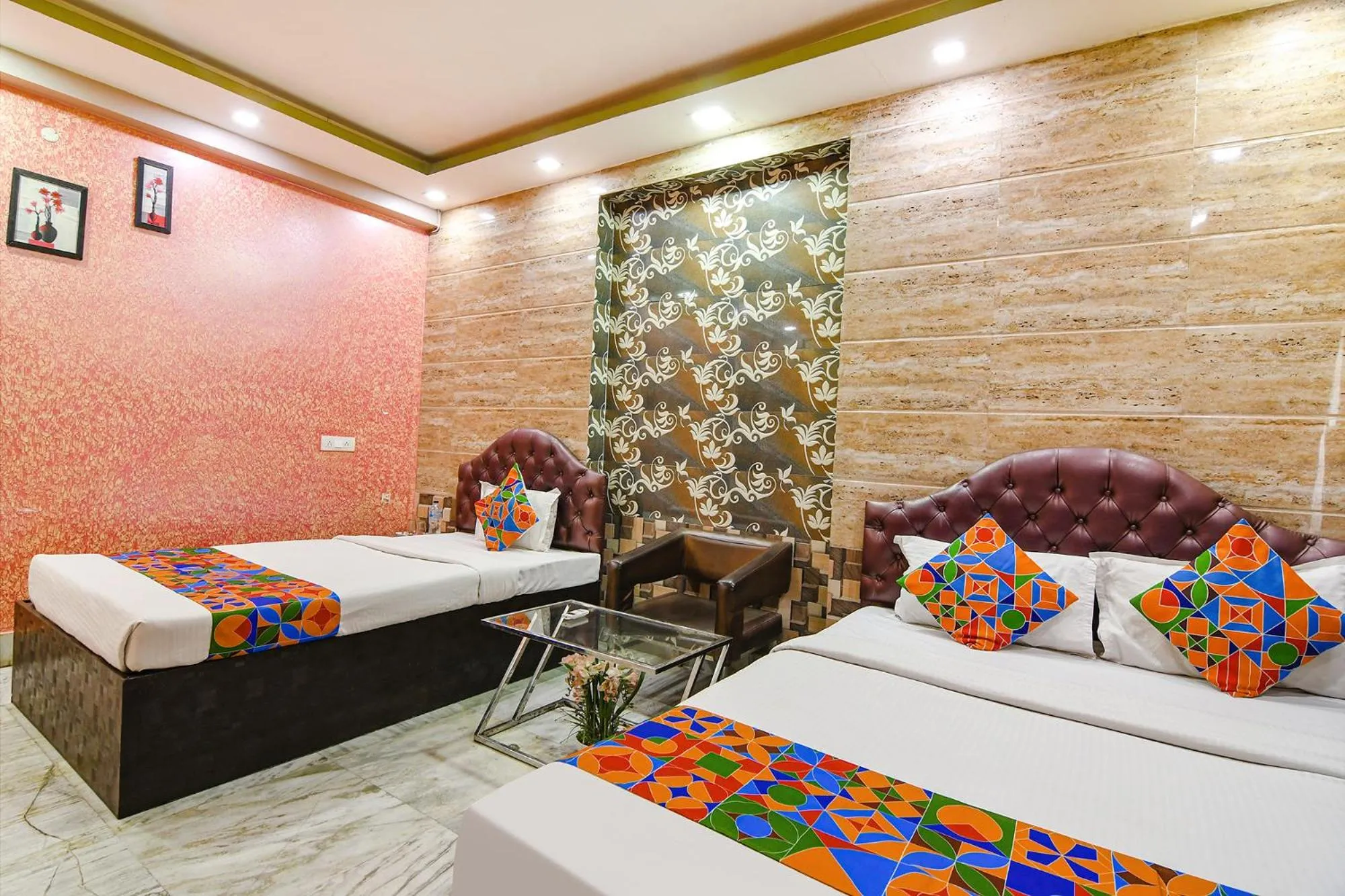 Bed in FabExpress Nest - Nr Park Street Metro Station