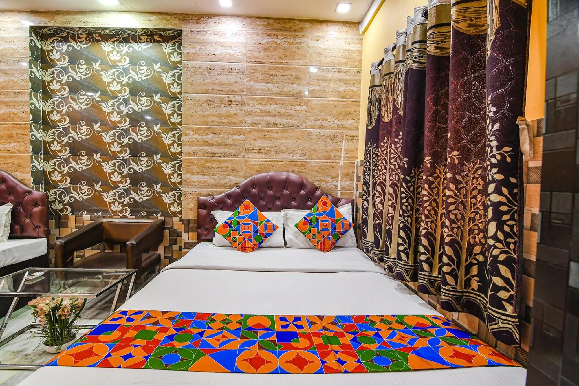 Bed in FabExpress Nest - Nr Park Street Metro Station