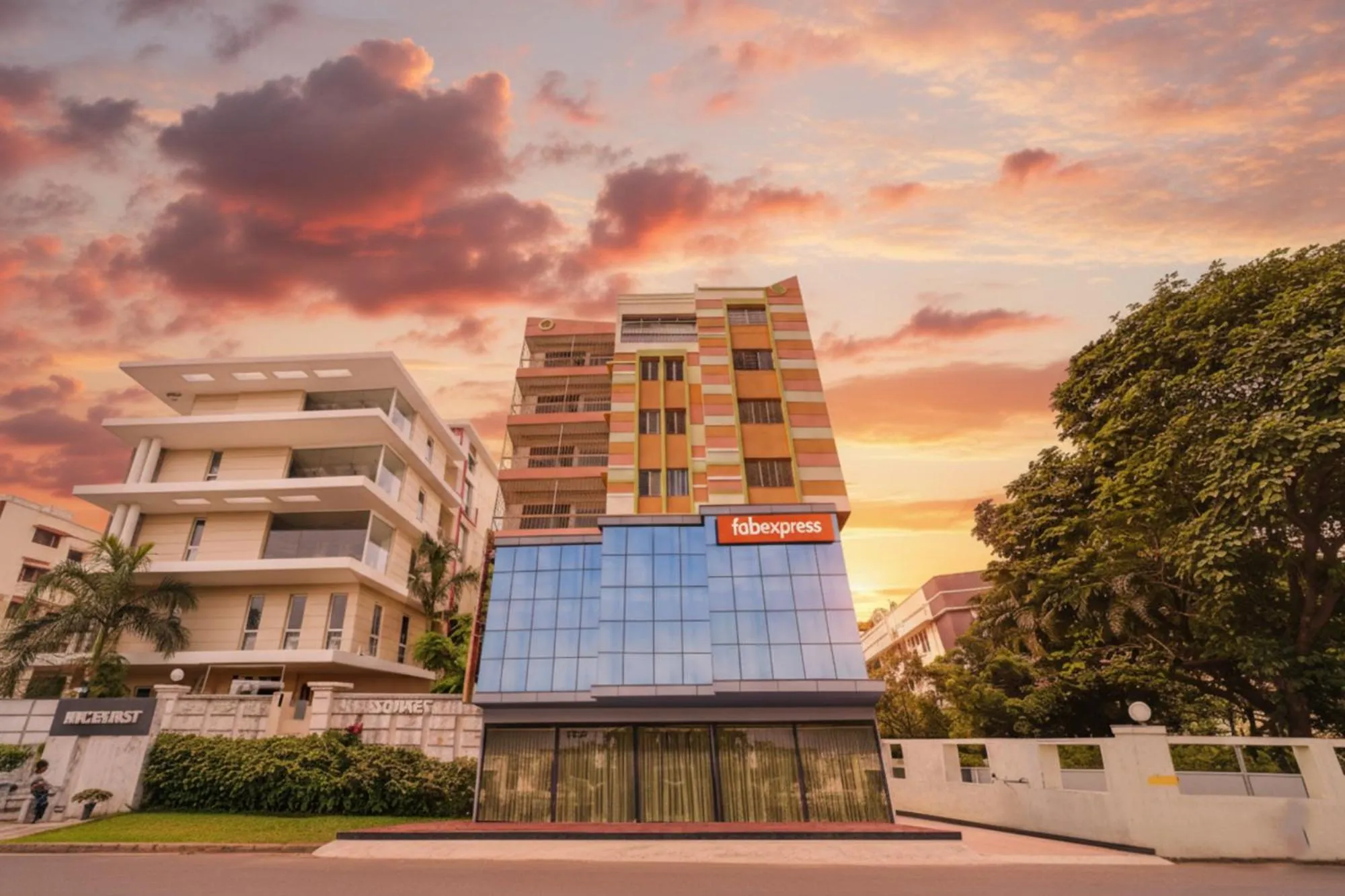 FabExpress Nest - Nr Park Street Metro Station