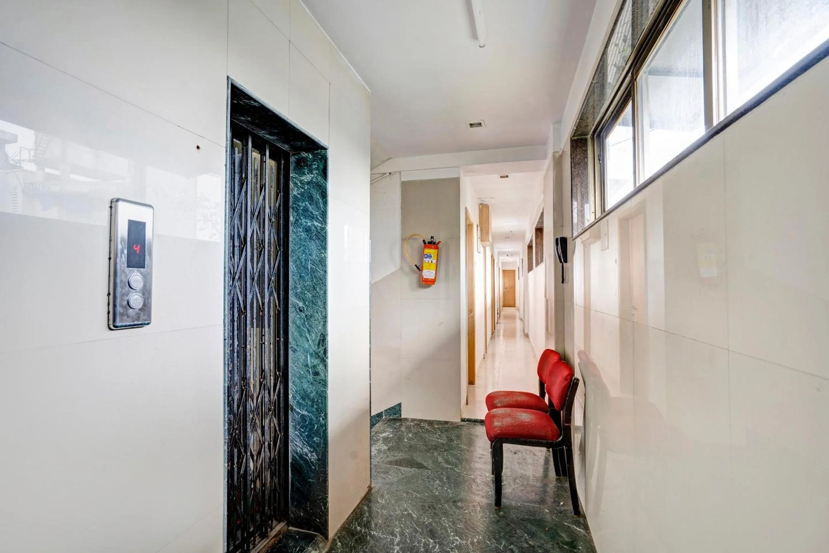 Lobby or reception in Hotel O Delight Inn Near Andheri Railway Station