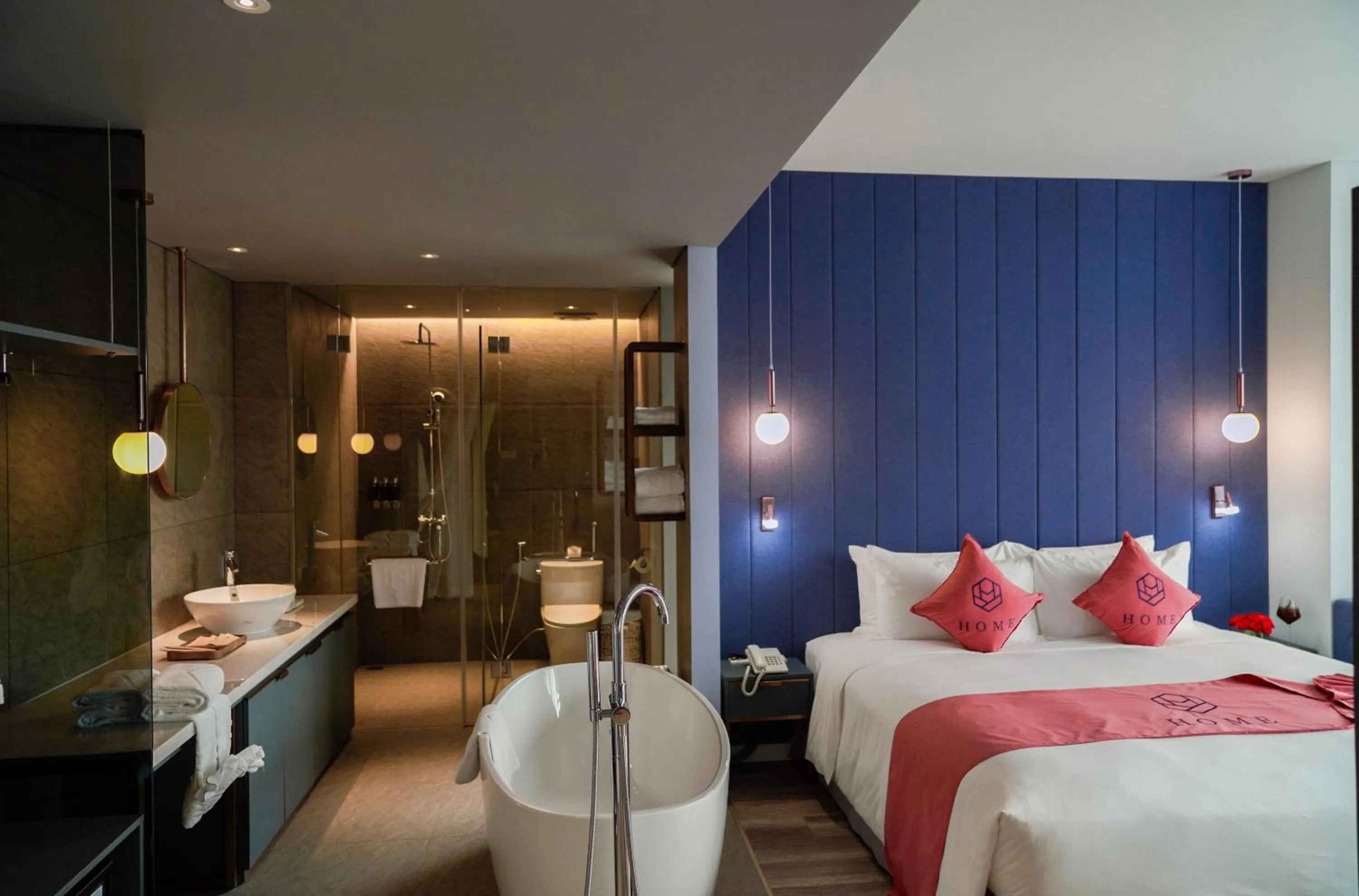 Bath, Bed in HOME Hotel