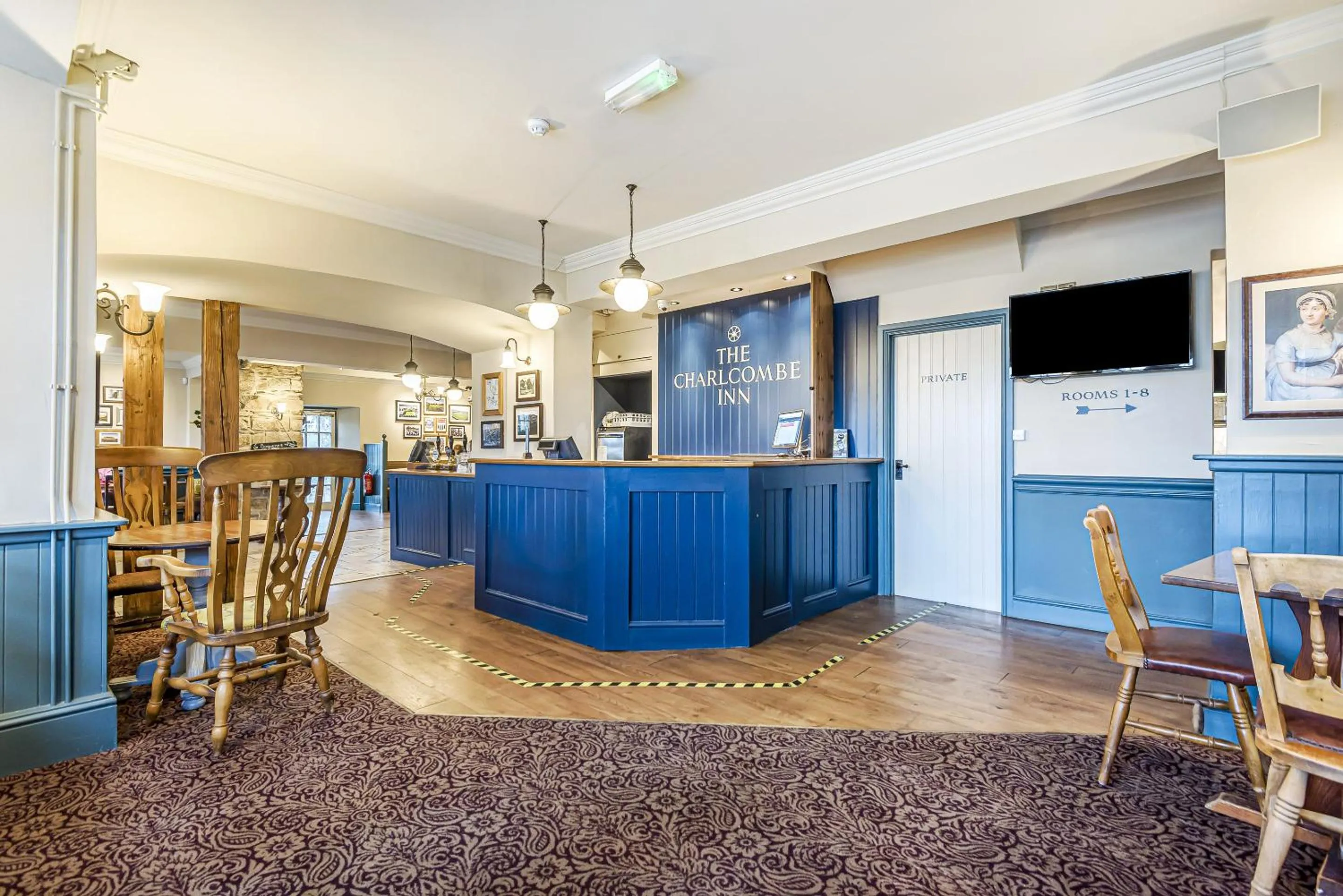 Lounge or bar in Charlcombe Inn