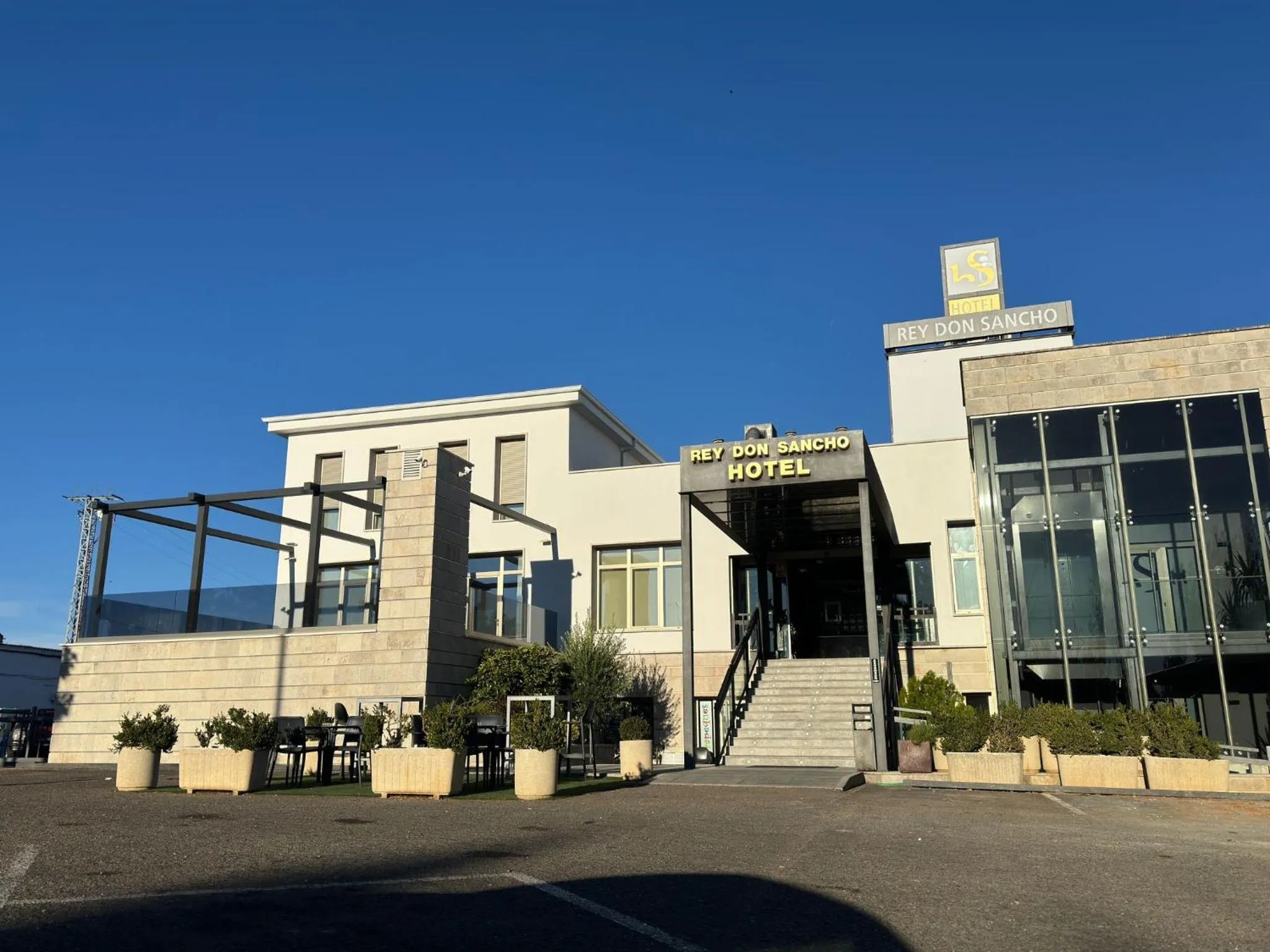 Property building in Rey Don Sancho