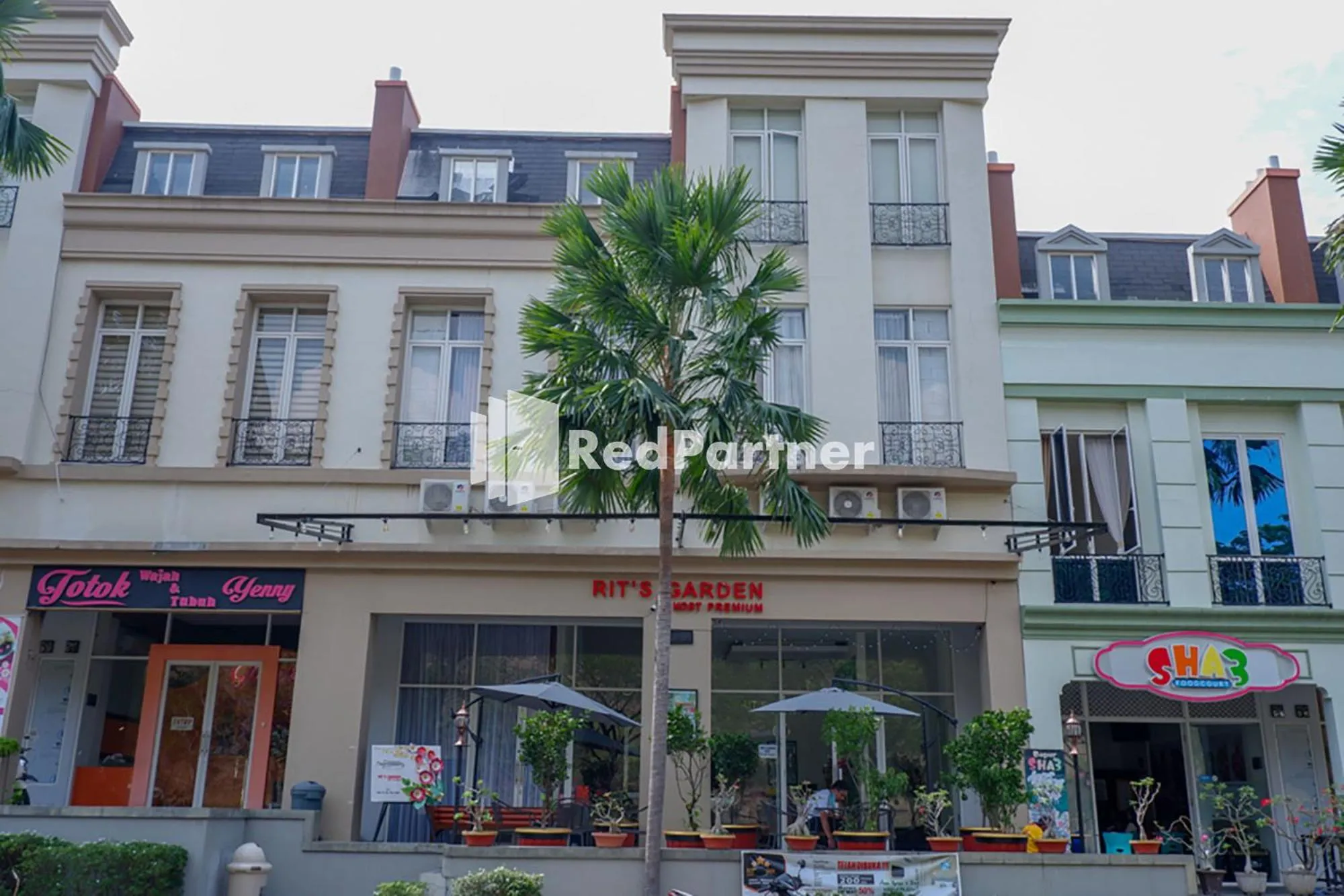 Property building in Rit's Garden At CitraGrand Semarang Mitra RedDoorz