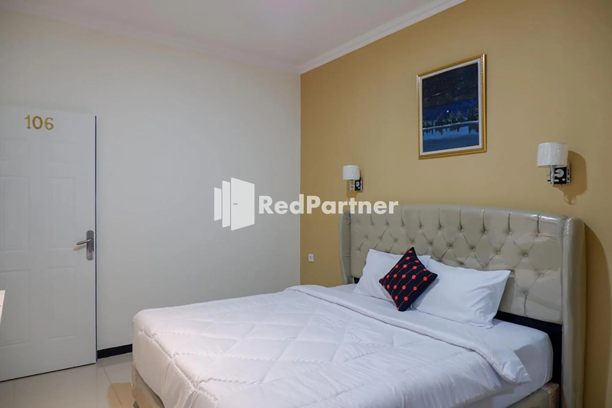 Bedroom, Bed in Rit's Garden At CitraGrand Semarang Mitra RedDoorz