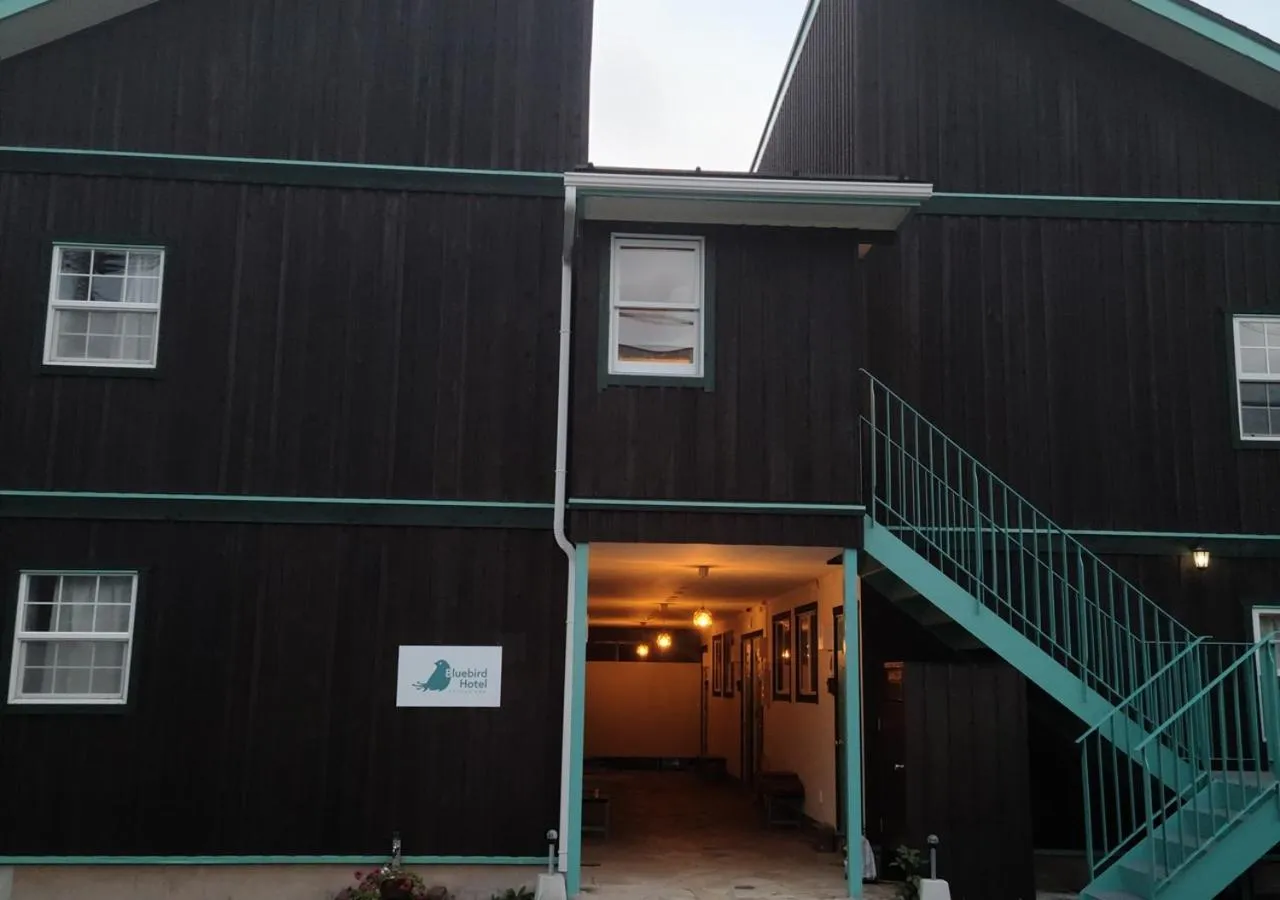 Facade/entrance in Bluebird Hotel