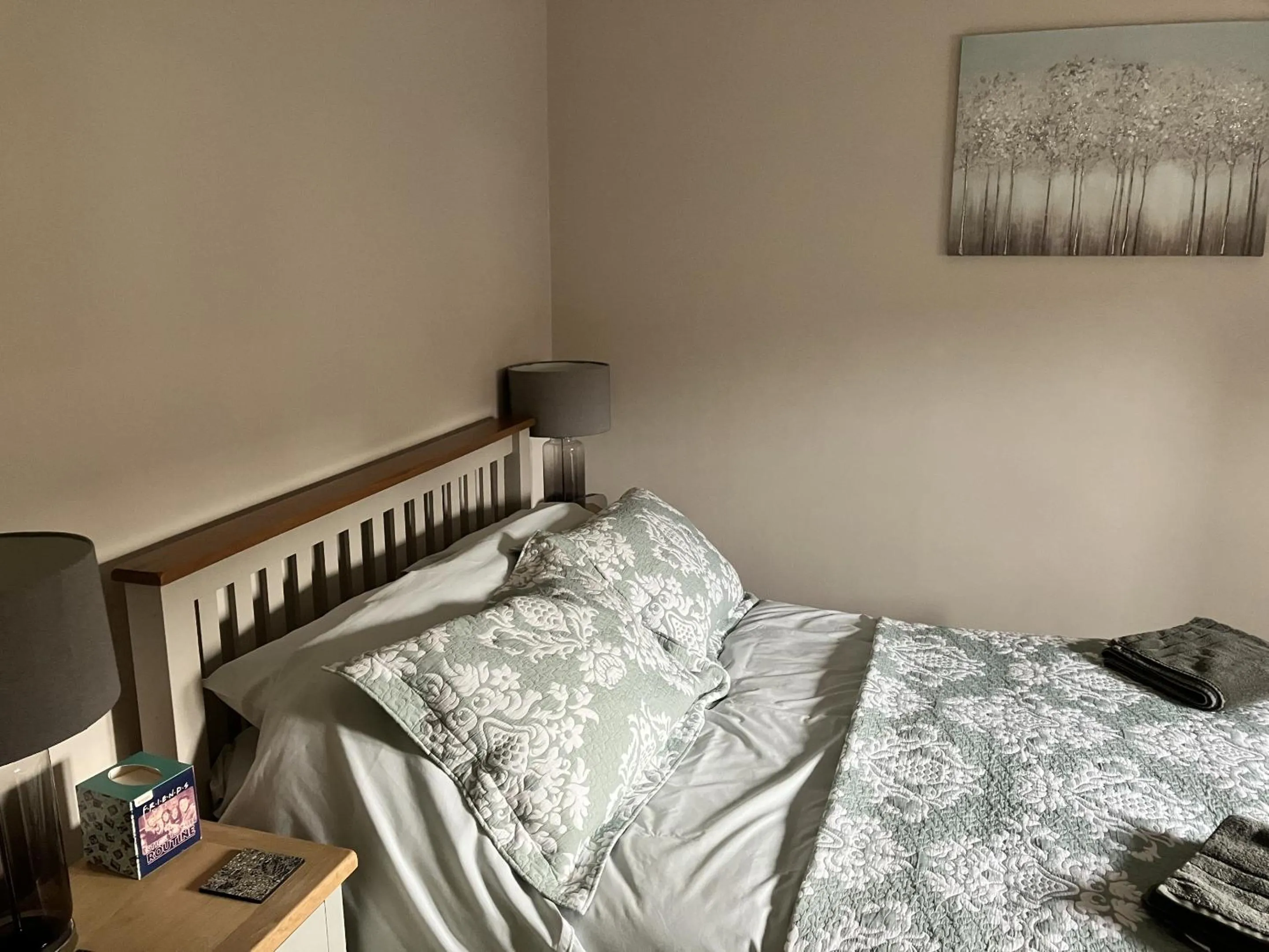 Bedroom, Bed in Sixteen B