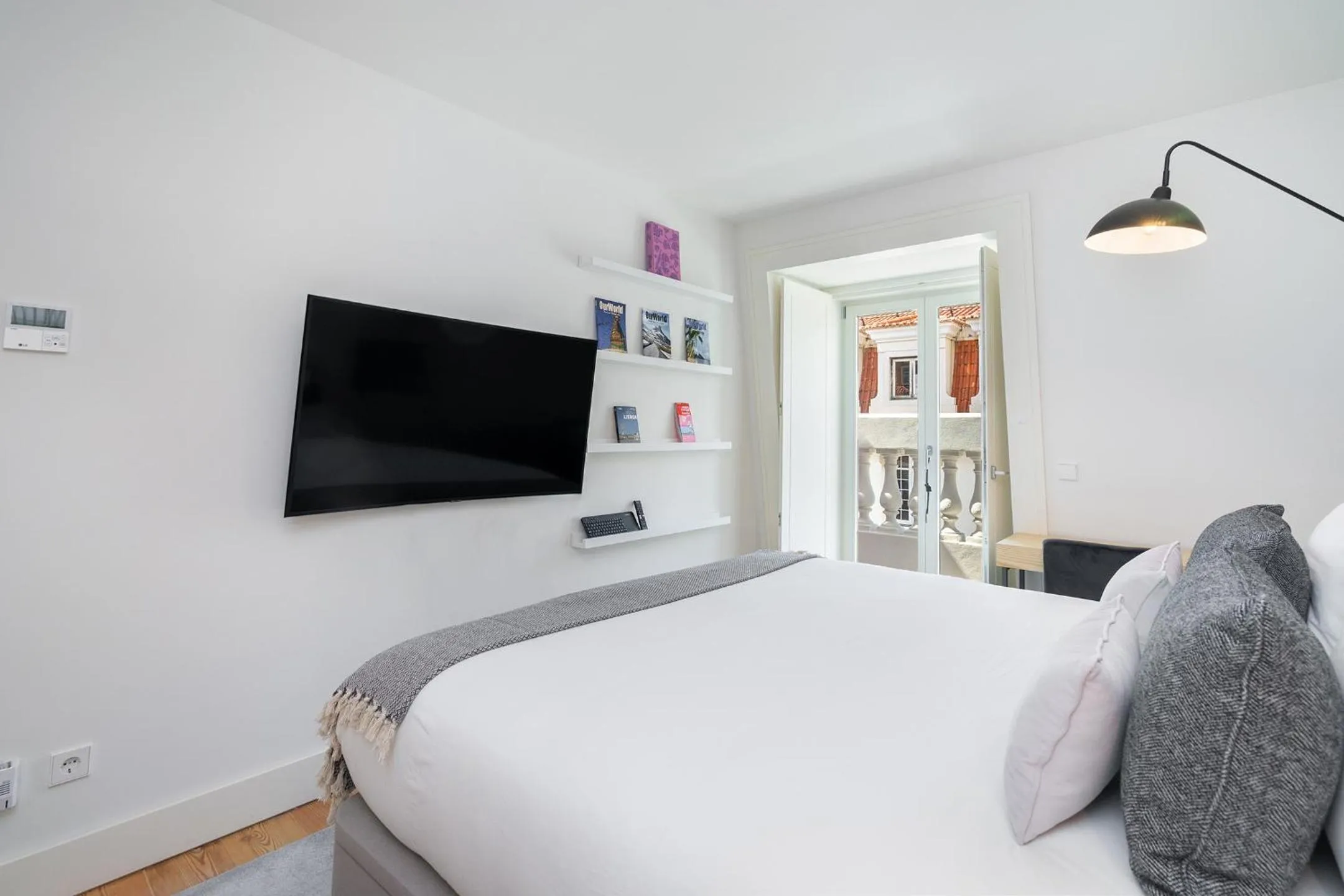WHome | Prime Location Luxury Apartment